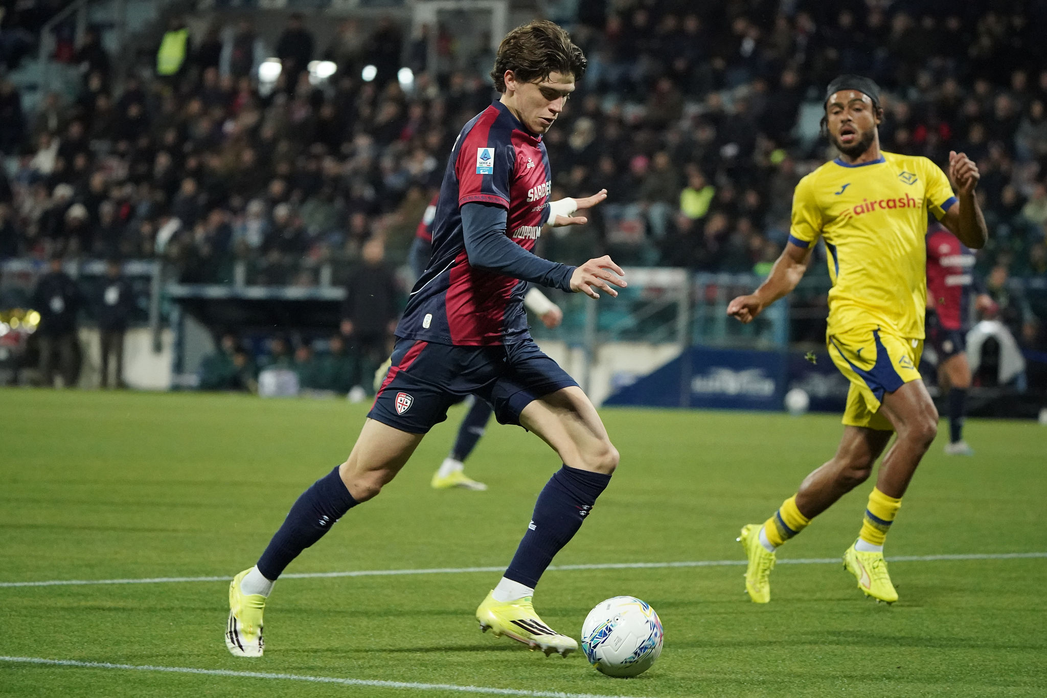 Palestra re del dribbling in Europa: nessuno come il terzino del Cagliari