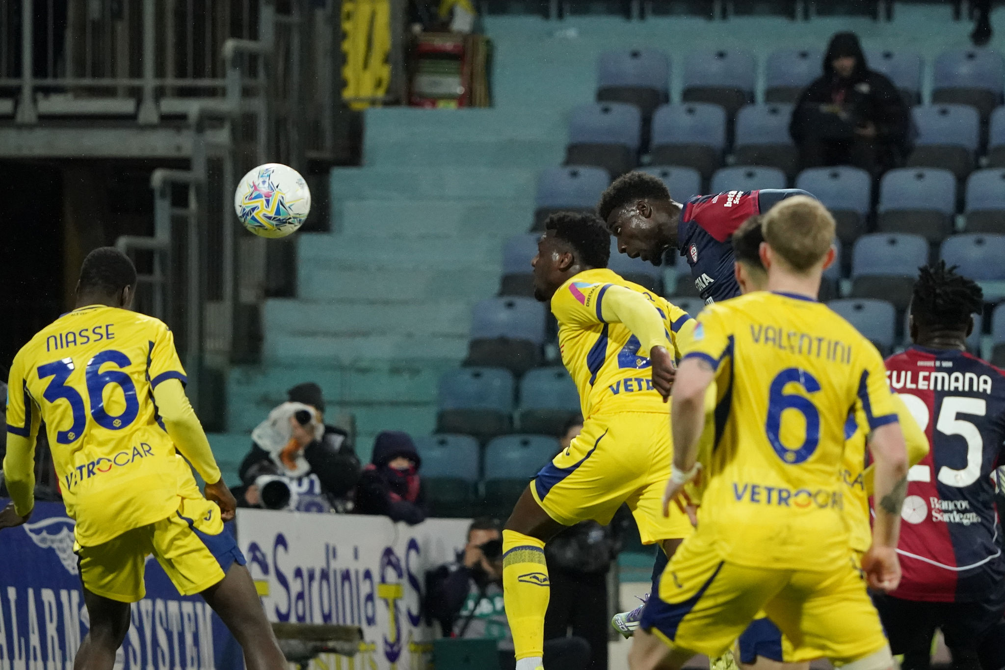 Attacco Cagliari, un dato sorprende la Roma: i rossoblù sono più prolifici