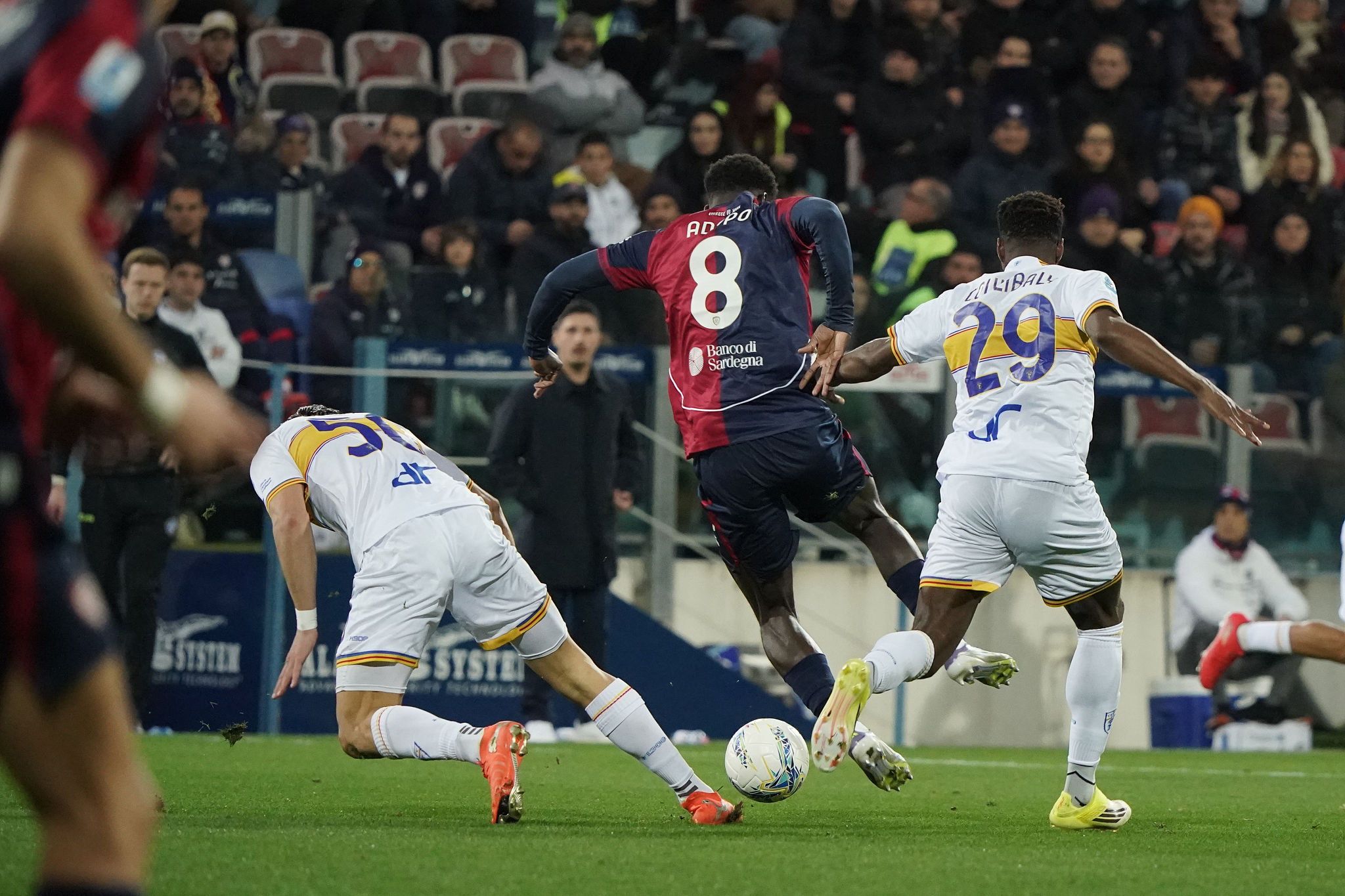 Cagliari a caccia del gol perduto contro una Lazio solida in trasferta