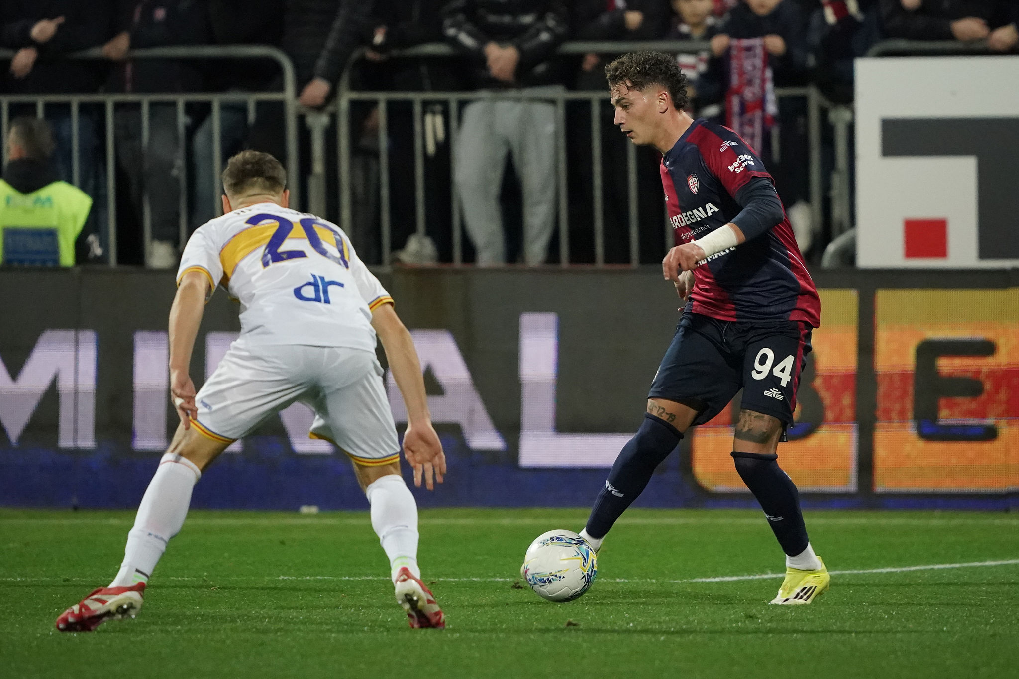 Esposito, parla Borja Valero: "Ha avuto l'umiltà di mettersi in gioco a Cagliari"