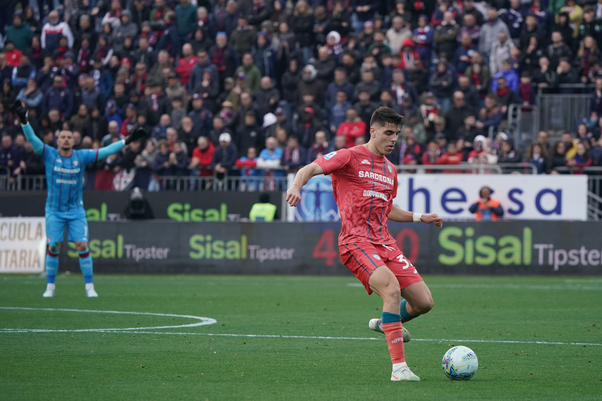 Adam Obert vale oro: il CIES fissa il prezzo del difensore del Cagliari