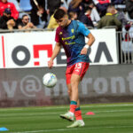 ✗ Un errore in avvio condanna il Cagliari, il Como passa 1-0 alla Domus