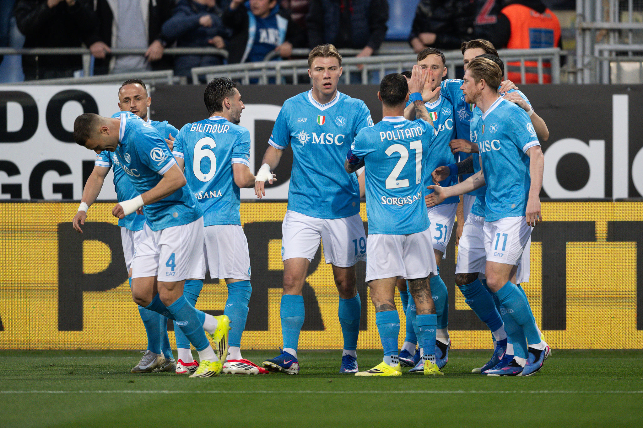 McTominay gela il Cagliari in avvio: il Napoli vince di misura