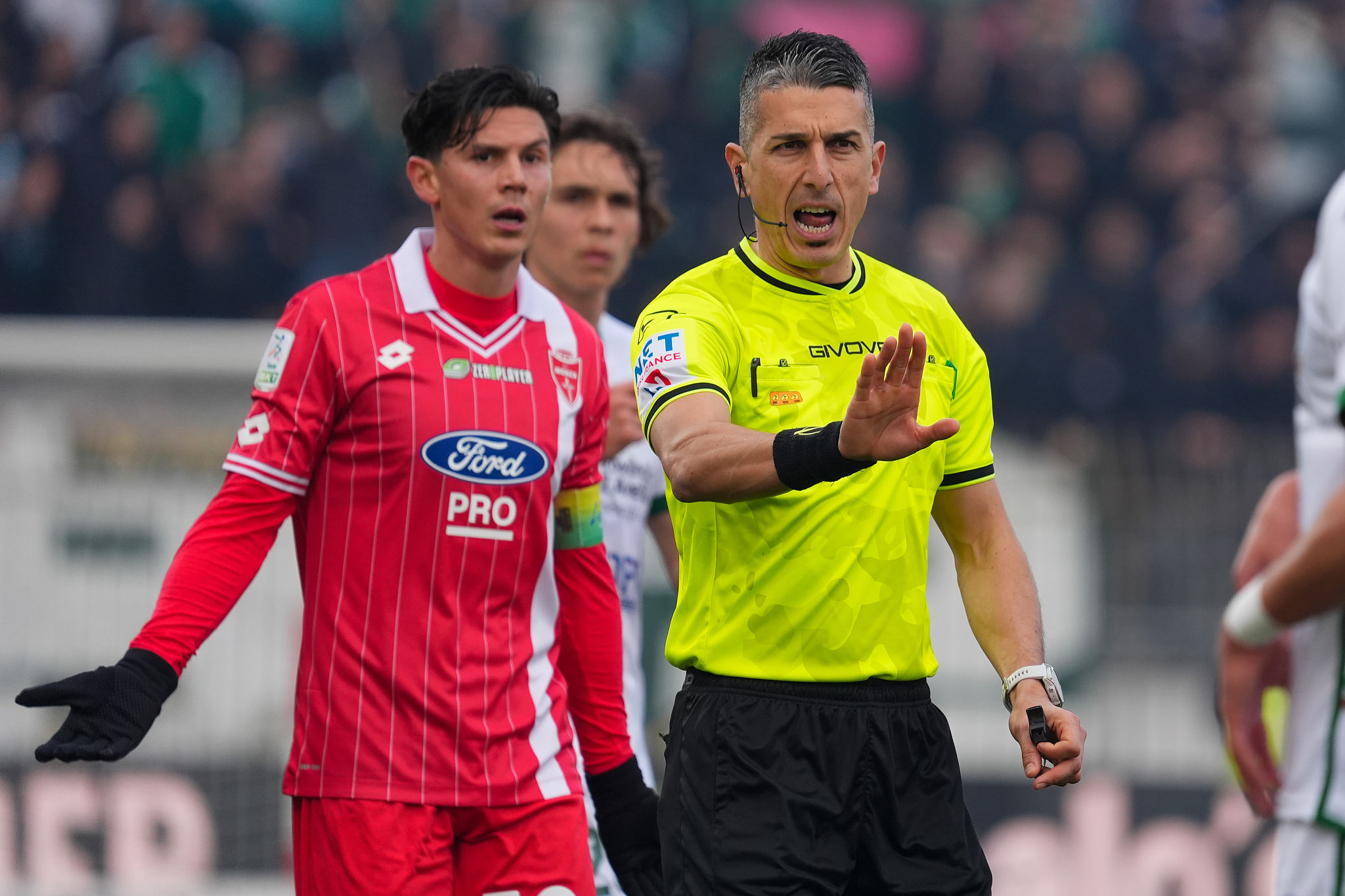 Cagliari-Como, la direzione della gara affidata a Livio Marinelli