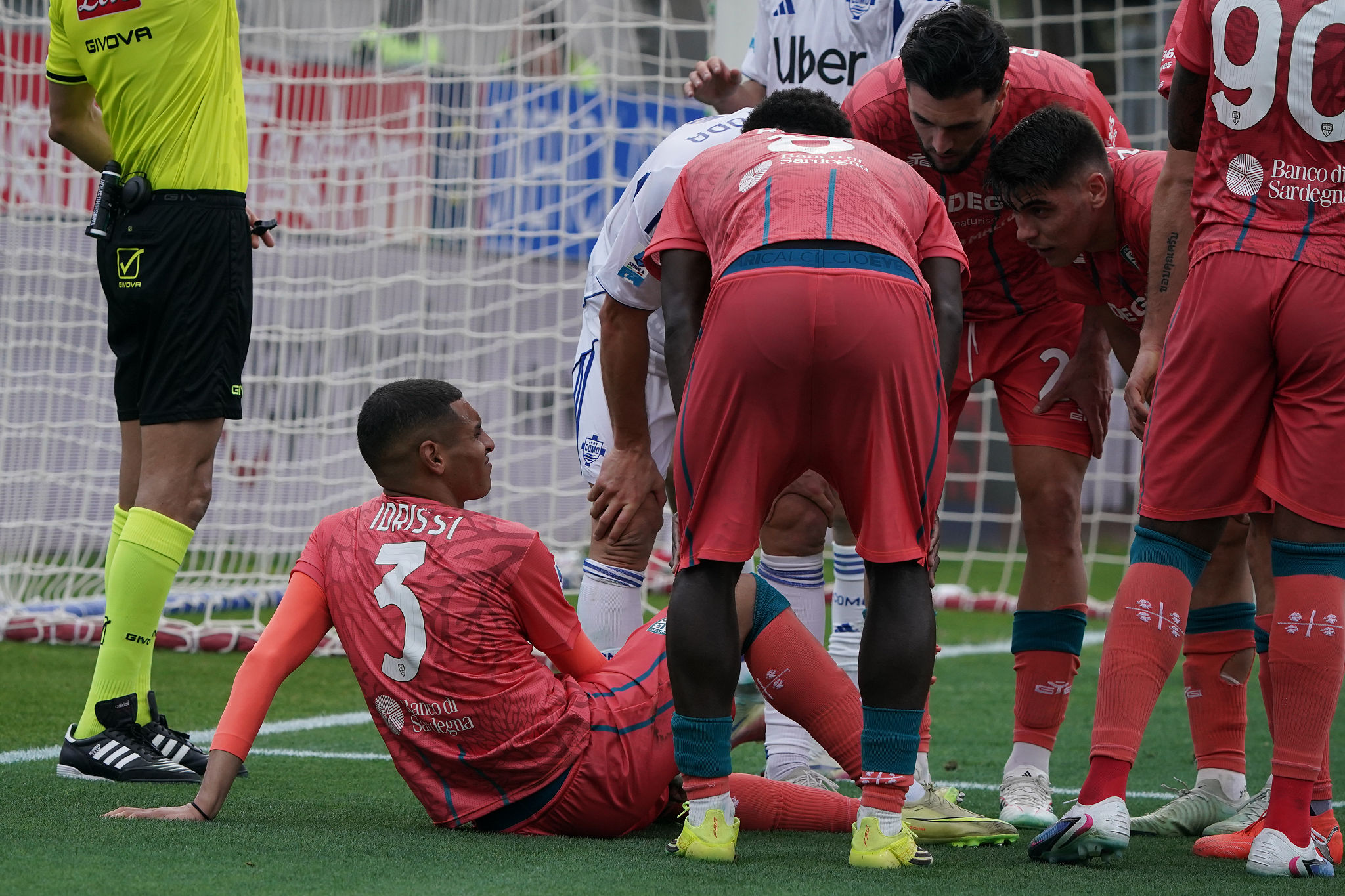 Idrissi si ferma, ansia per il ginocchio: Cagliari con il fiato sospeso