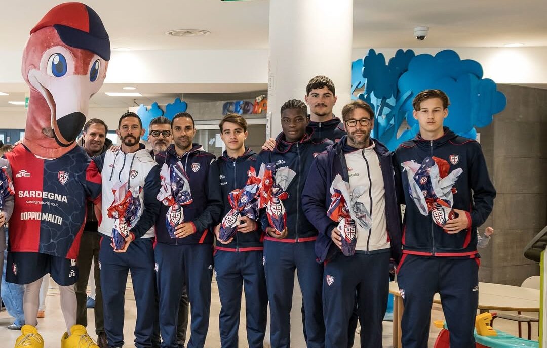 L'Under 17 del Cagliari porta un sorriso in pediatria al Brotzu