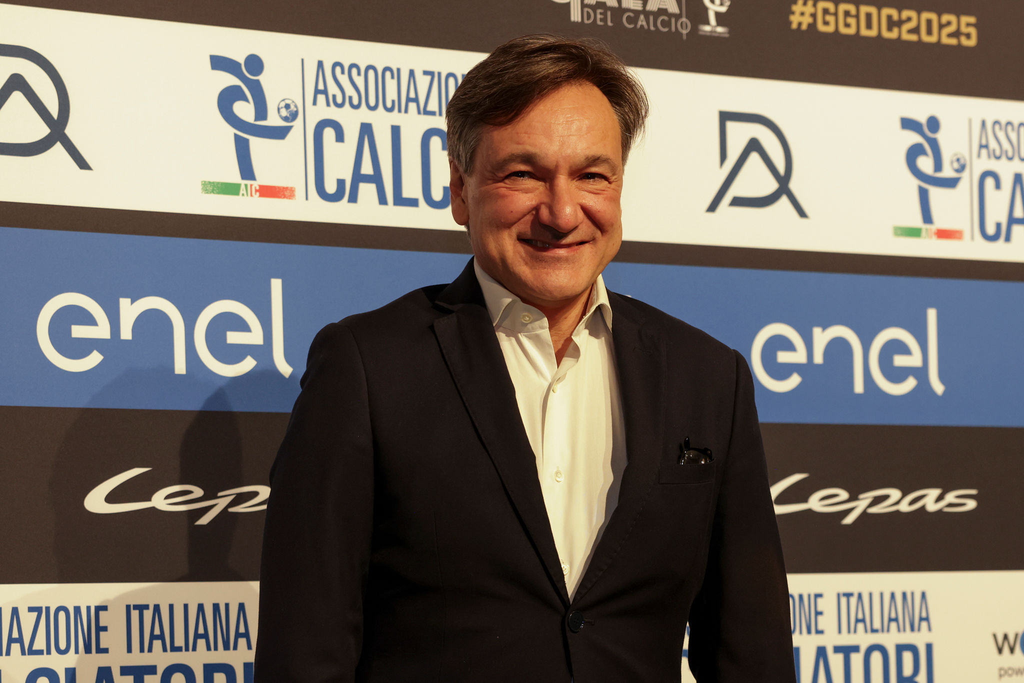 Cagliari, l’analisi di Caressa sulla corsa salvezza: “Margine da non sprecare”