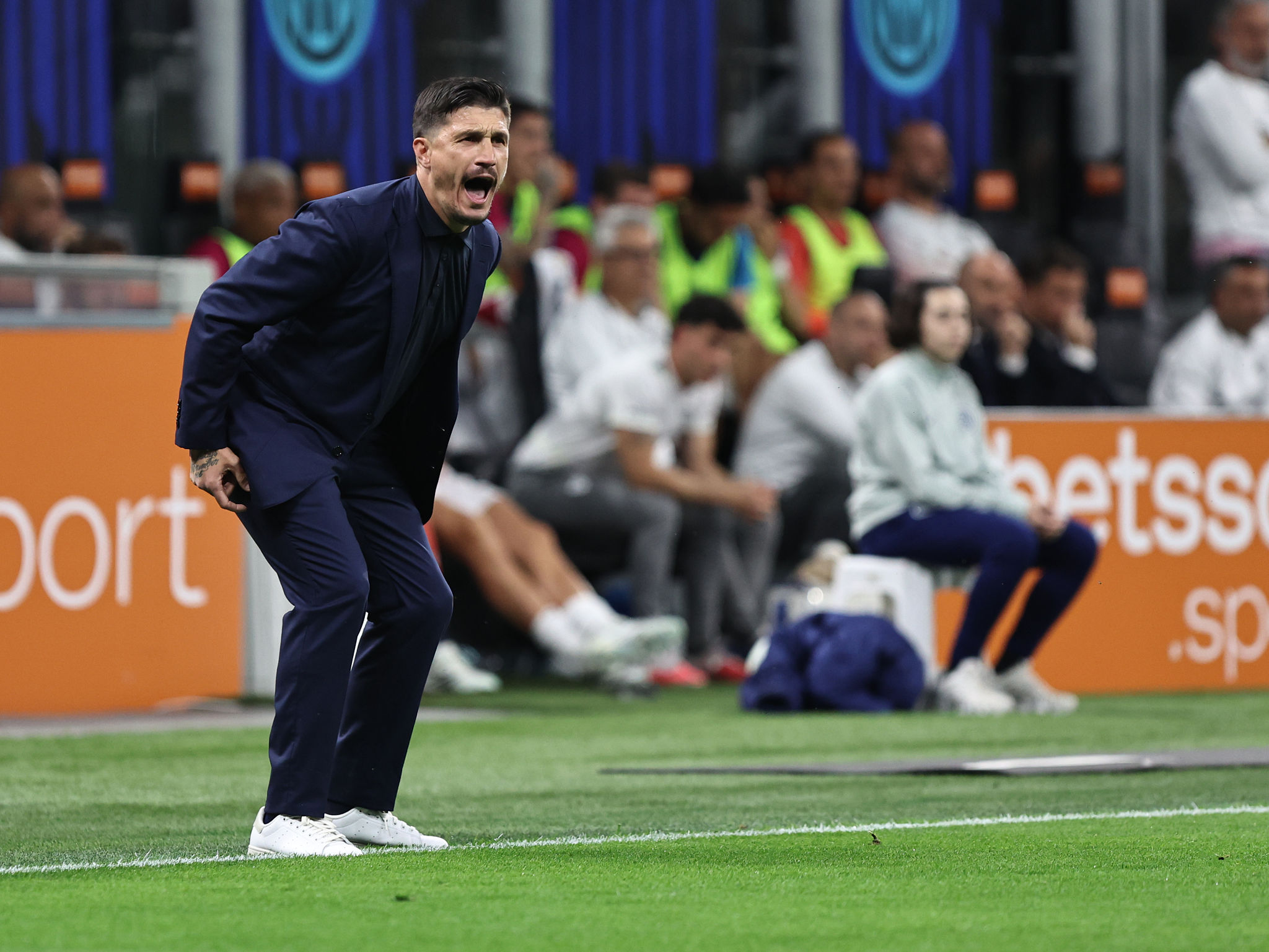 Zenga elogia Pisacane: “Felice che sia lì, se lo merita”