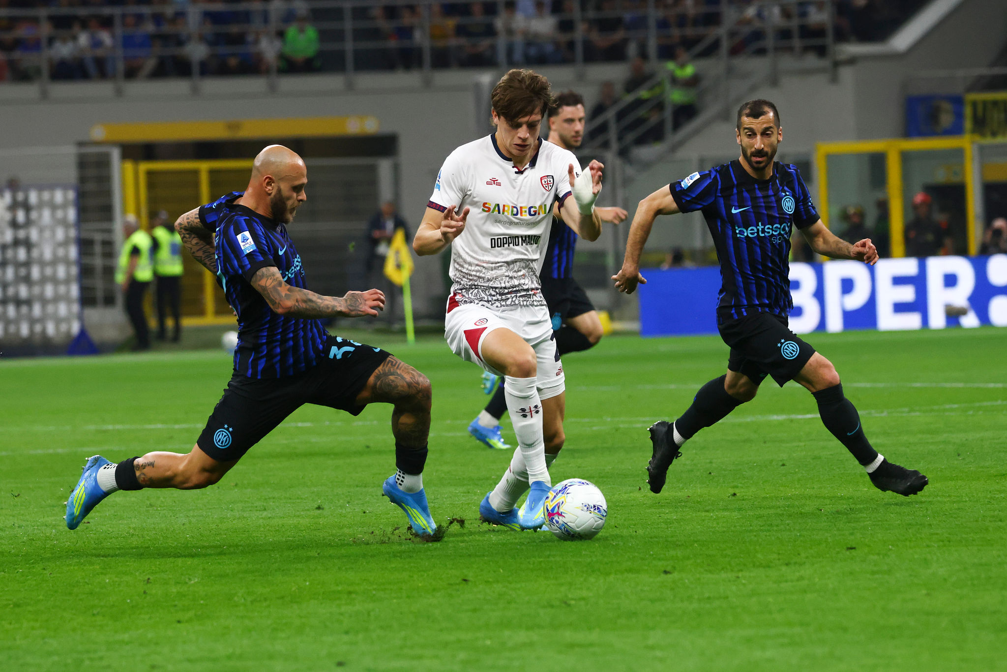 Palestra incanta l’Inter, da Chivu a Thuram: ‘Sei forte’