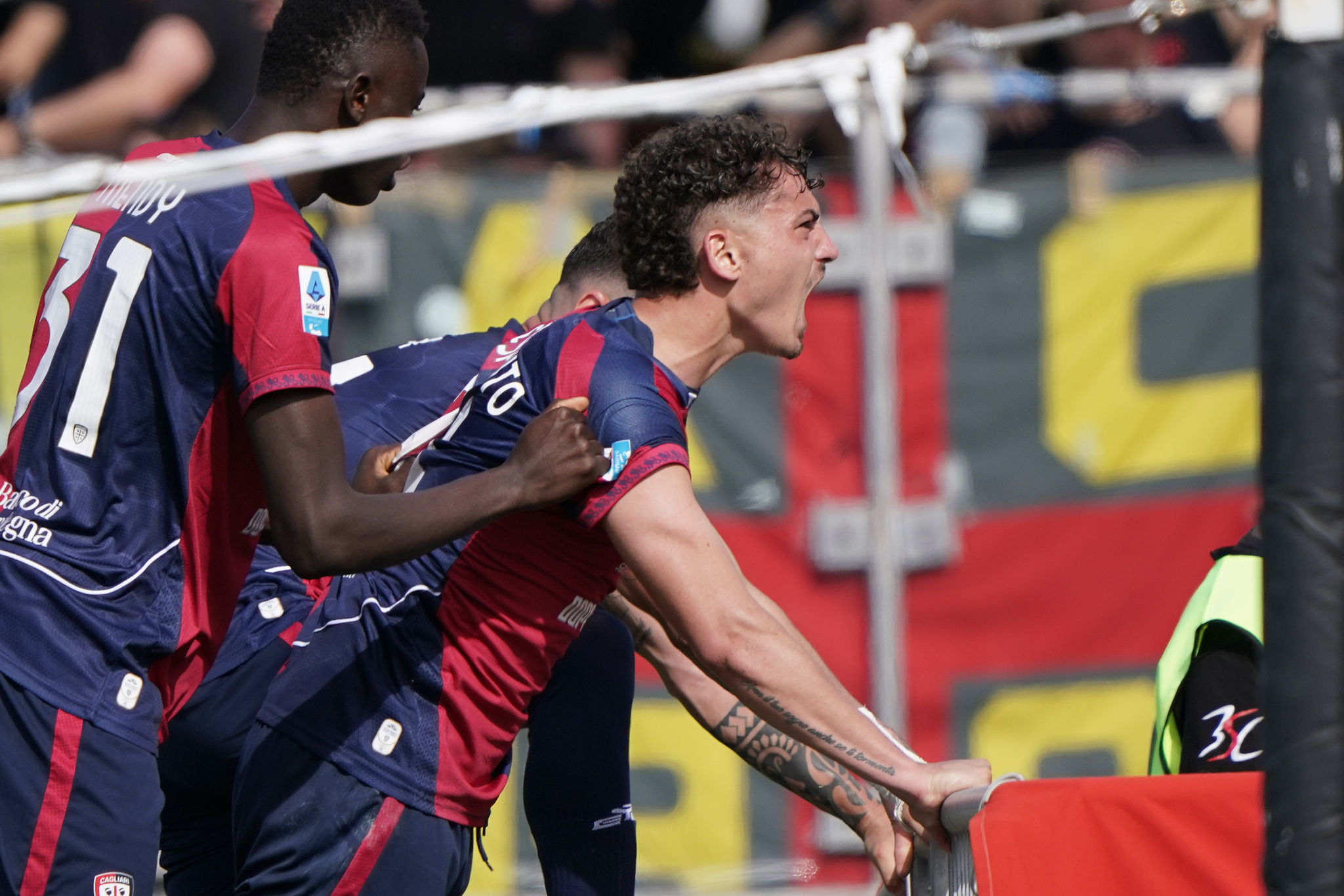 Cagliari-Cremonese, con il gol Esposito taglia un traguardo storico in Serie A