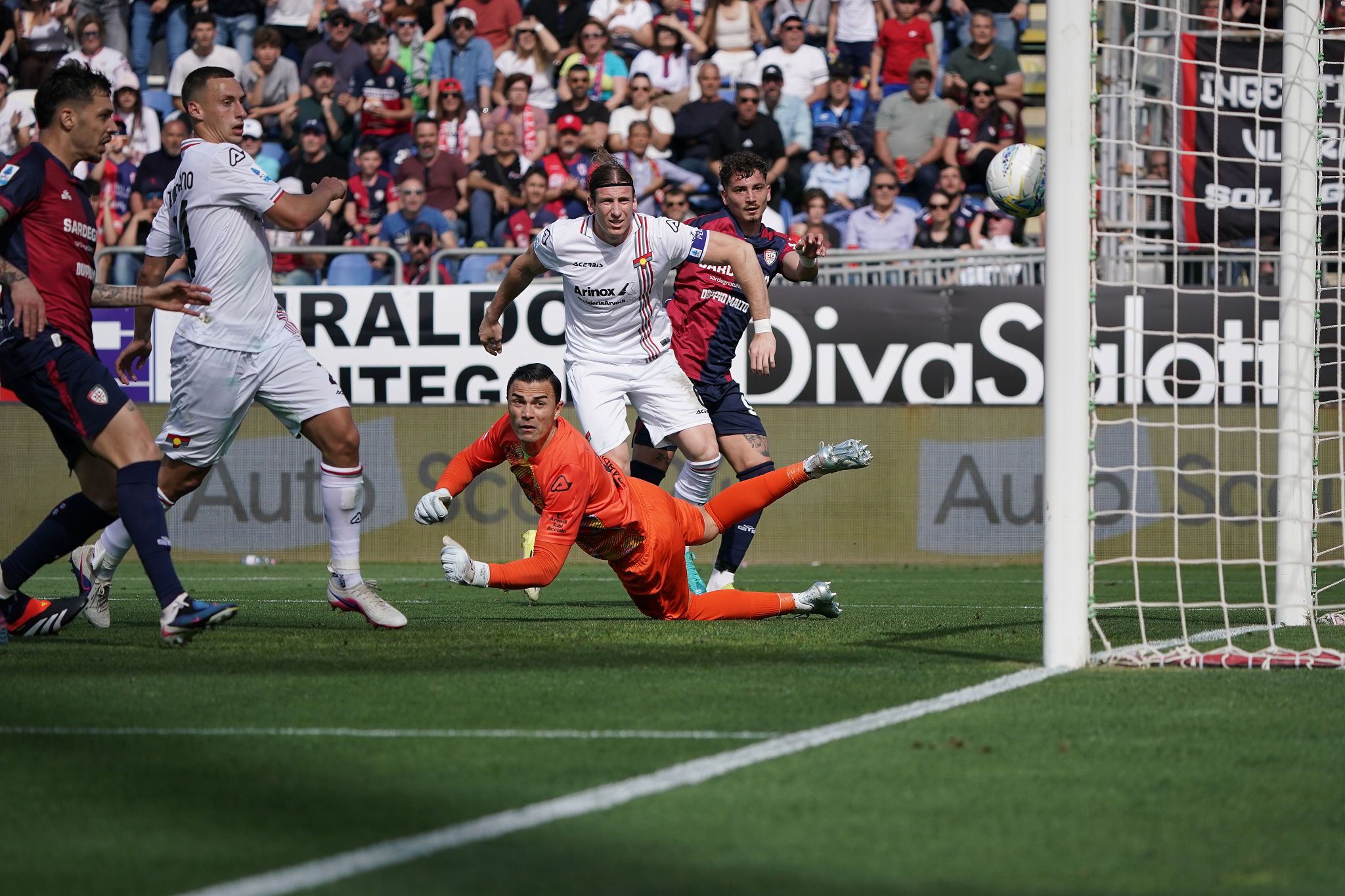 Festa a TuttoCagliari: “Con l’Inter per attaccare, non per prendere cazzotti”