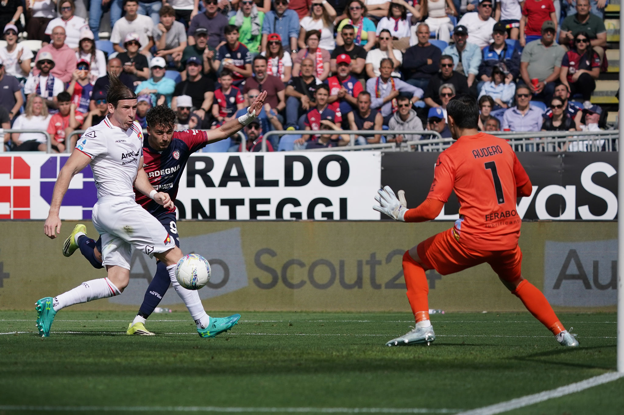 Un gol, la vittoria e la gioia di Esposito sui social: "Amo questo lavoro"