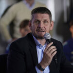 I tifosi del Cagliari si compattano a Bosa: presente anche Nicola Riva