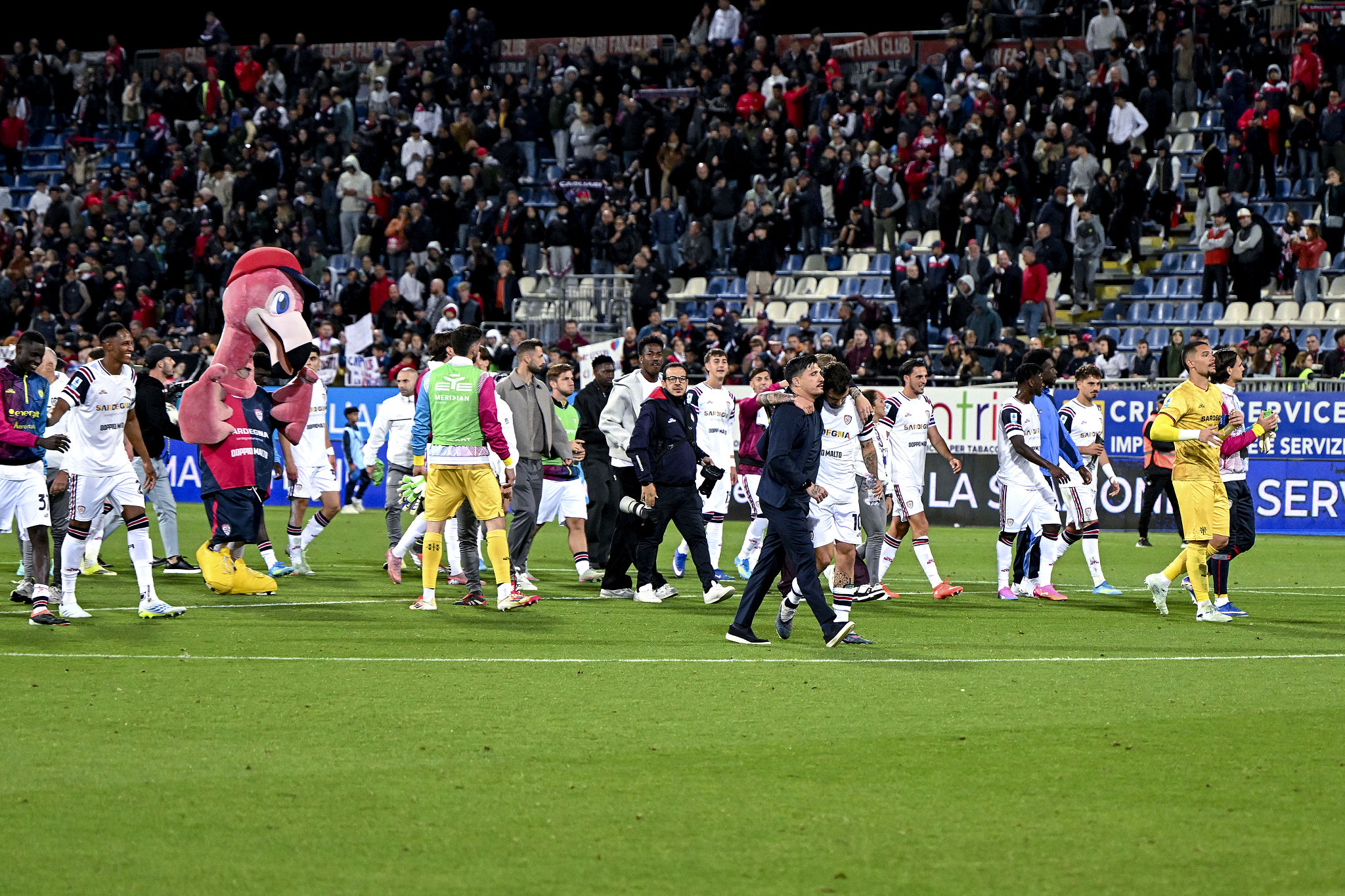 Il Cagliari chiama a raccolta i tifosi per un incontro speciale. Si terrà domani