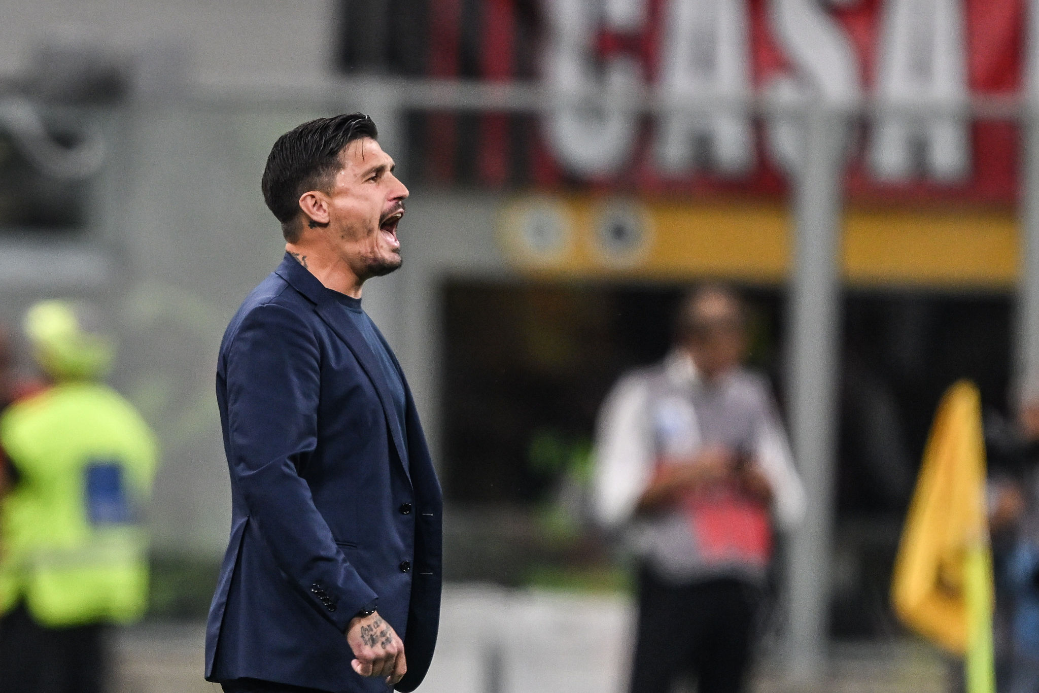 Pisacane chiude la porta al mercato: "Voglio restare a Cagliari"