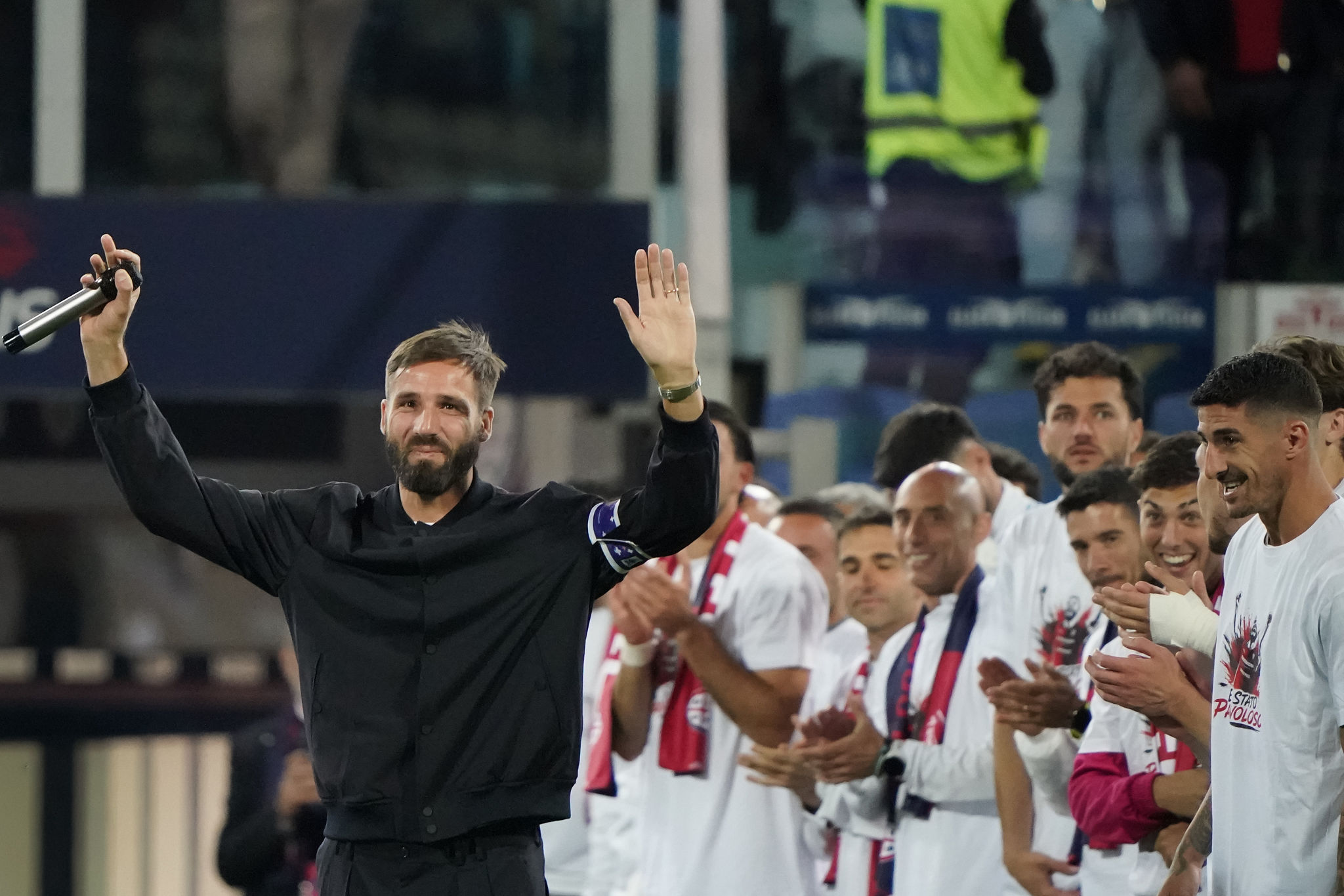 Cagliari celebra i suoi tifosi: un’accoglienza speciale per chi viaggia per i colori rossoblù