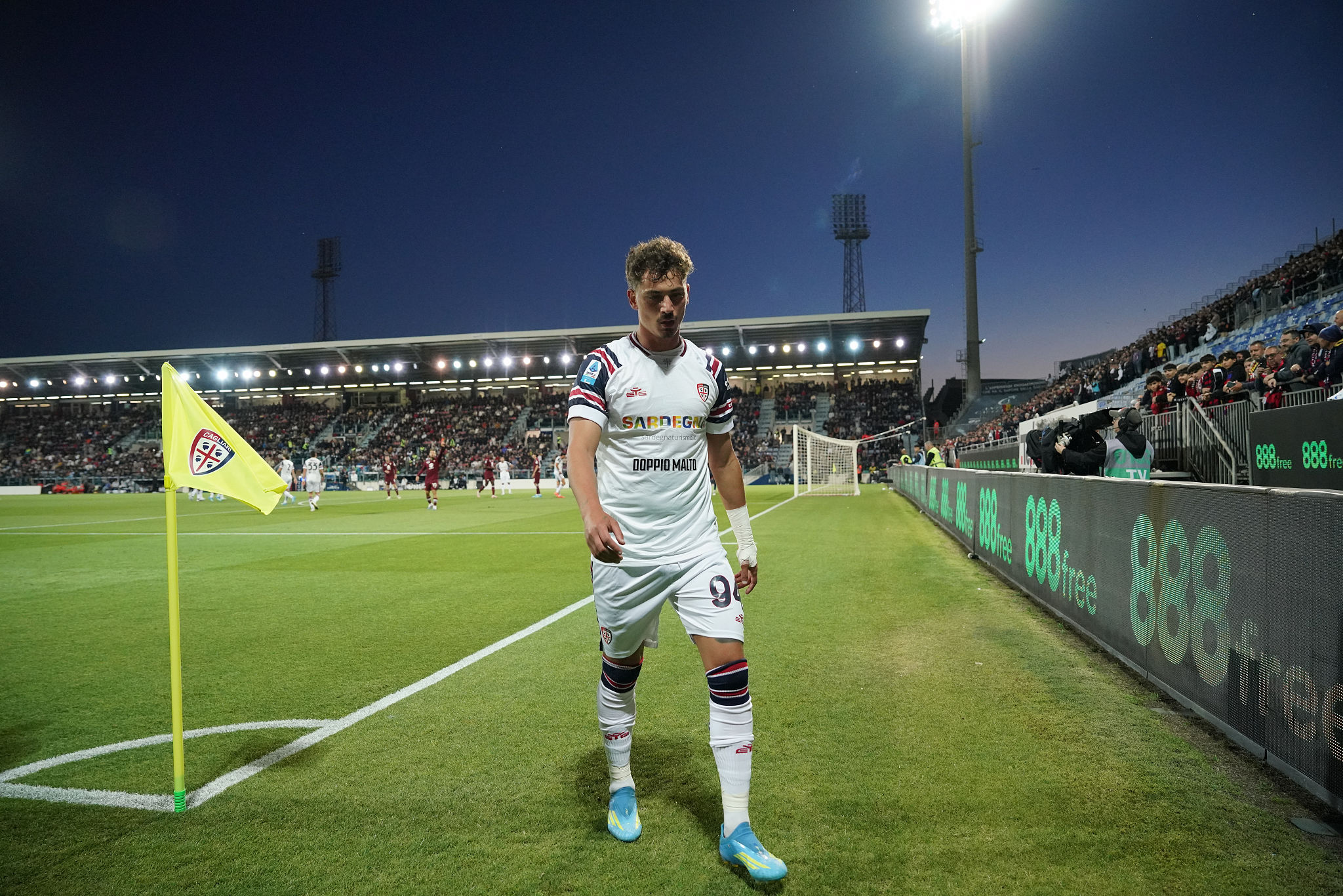 Esposito al Cagliari fino al 2030: ufficiale il riscatto dall’Inter