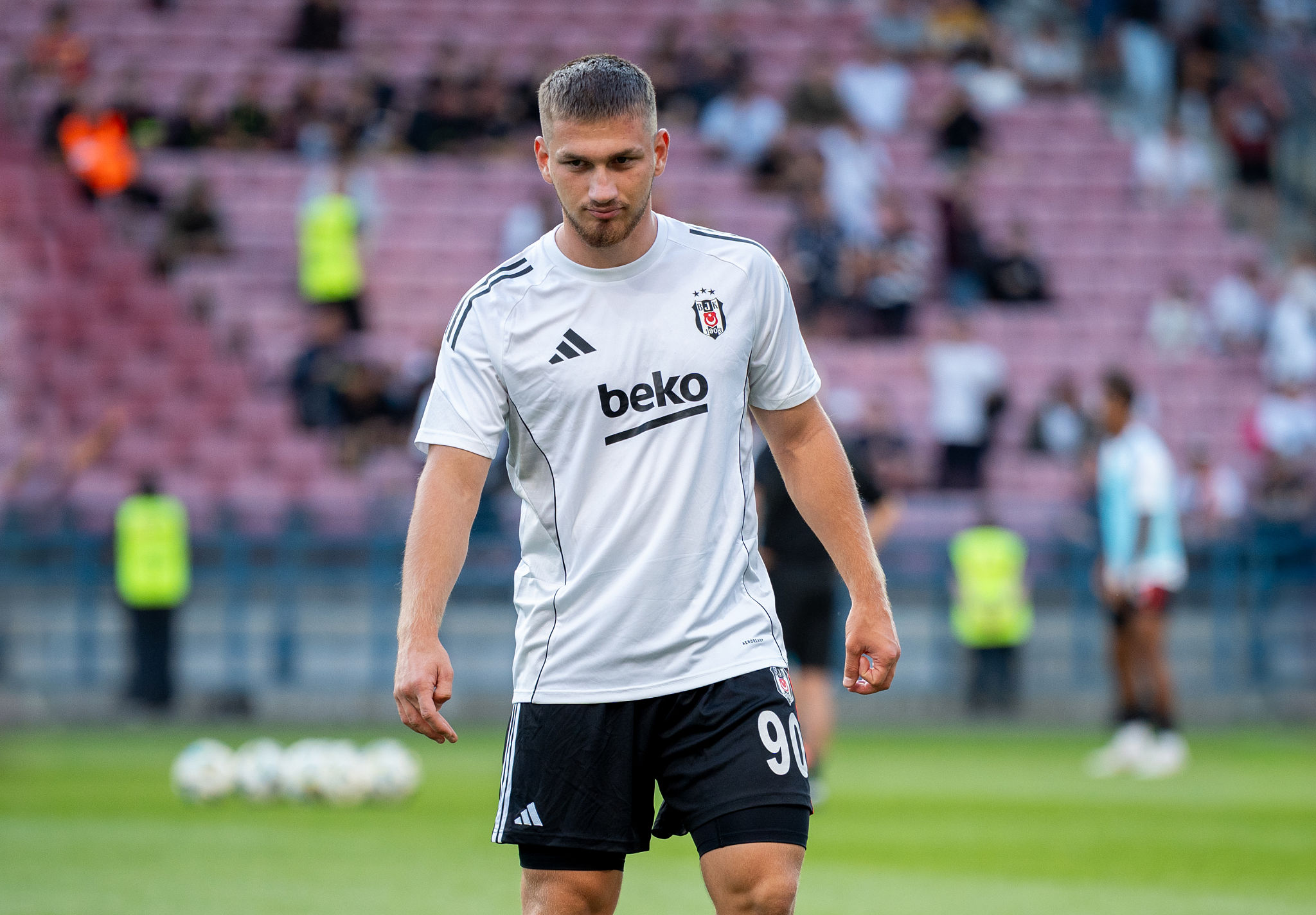 Kılıçsoy lontano da Cagliari: riscatto difficile. La richiesta del Beşiktaş