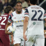 Mina, sirene di mercato dal Brasile. Due club pronti all'offerta, il Cagliari valuta