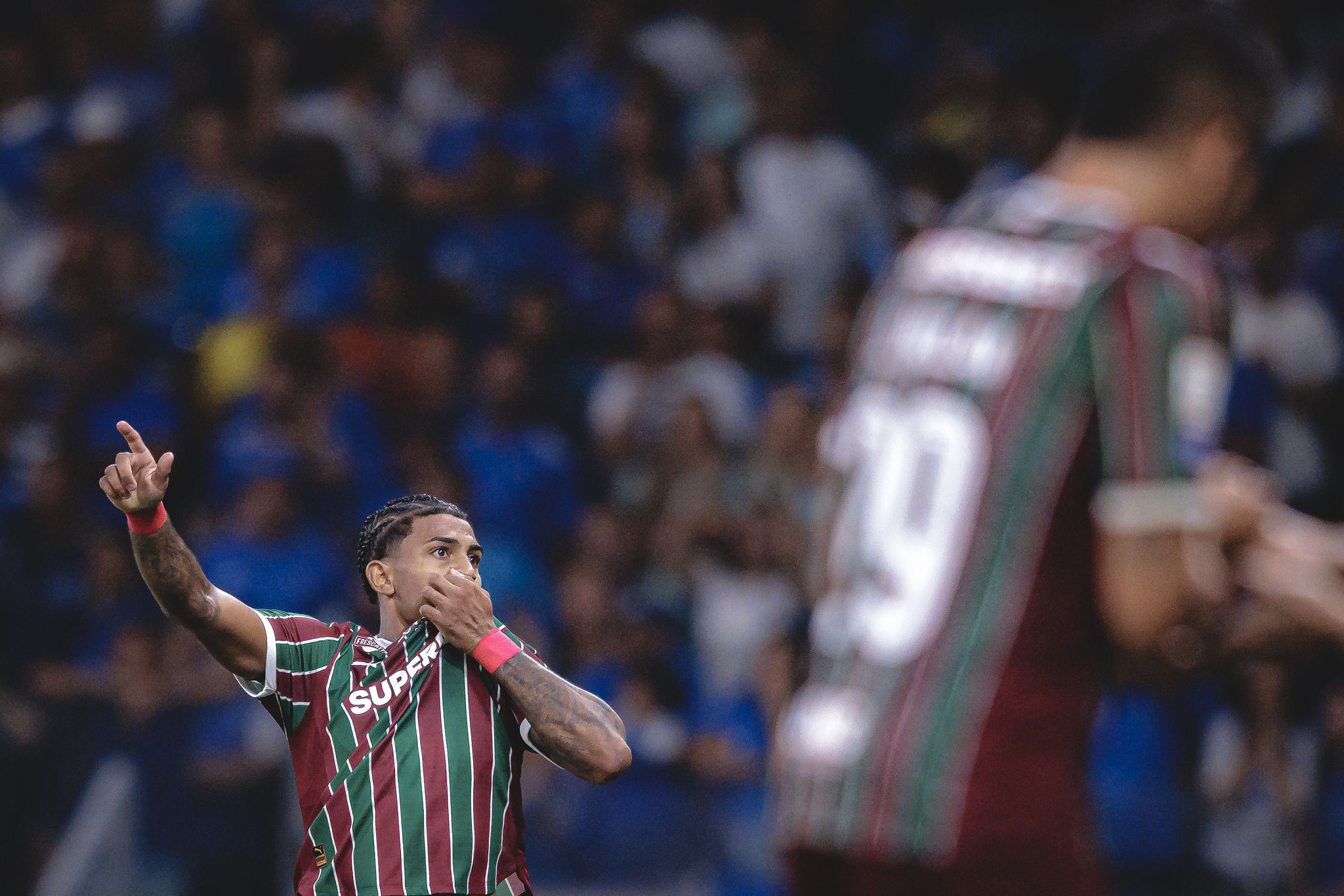Cagliari, idea John Kennedy per l’attacco: sfida europea per il talento del Fluminense