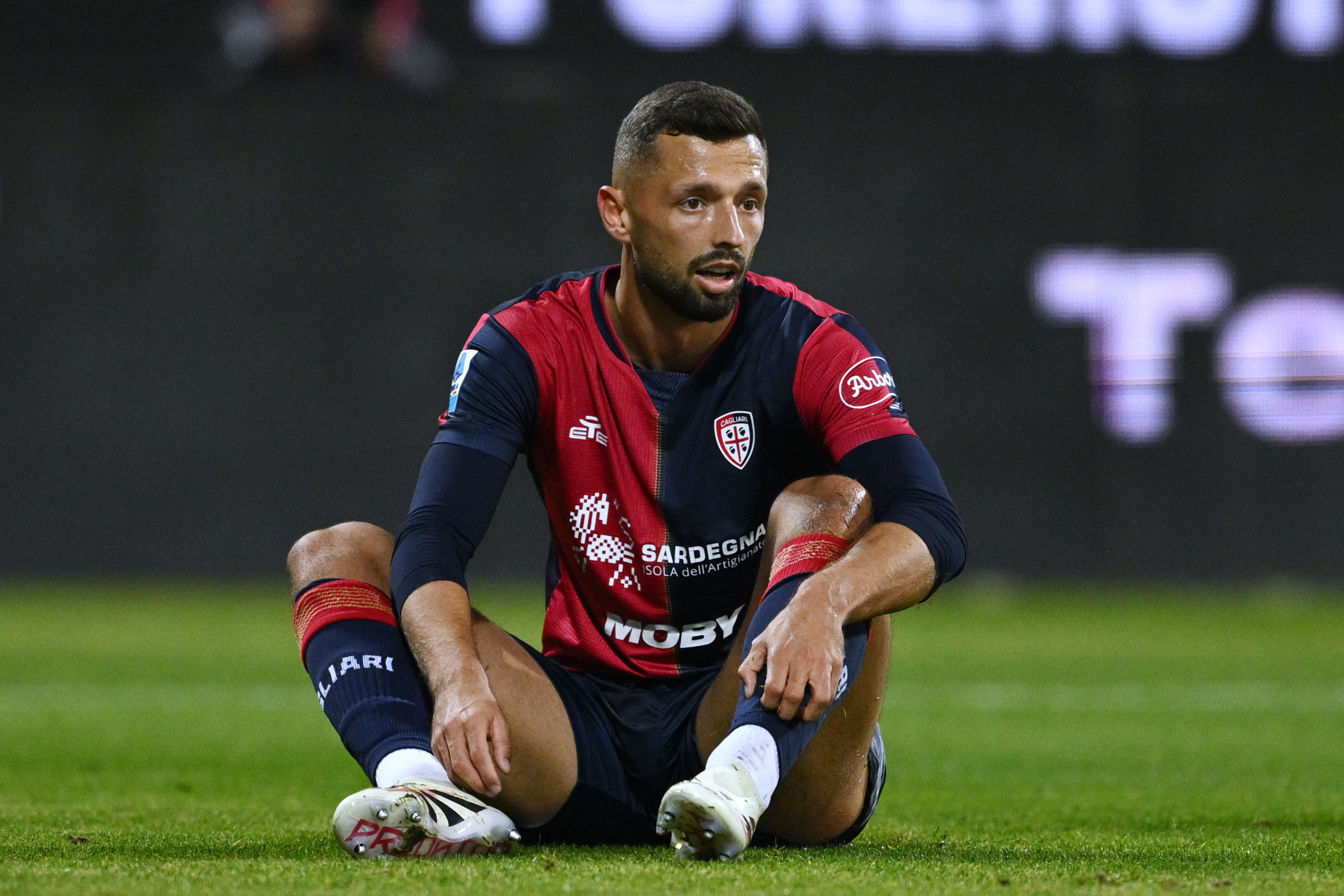 Wieteska, futuro in Polonia? Il Wieczysta Kraków si fa avanti per il difensore del Cagliari