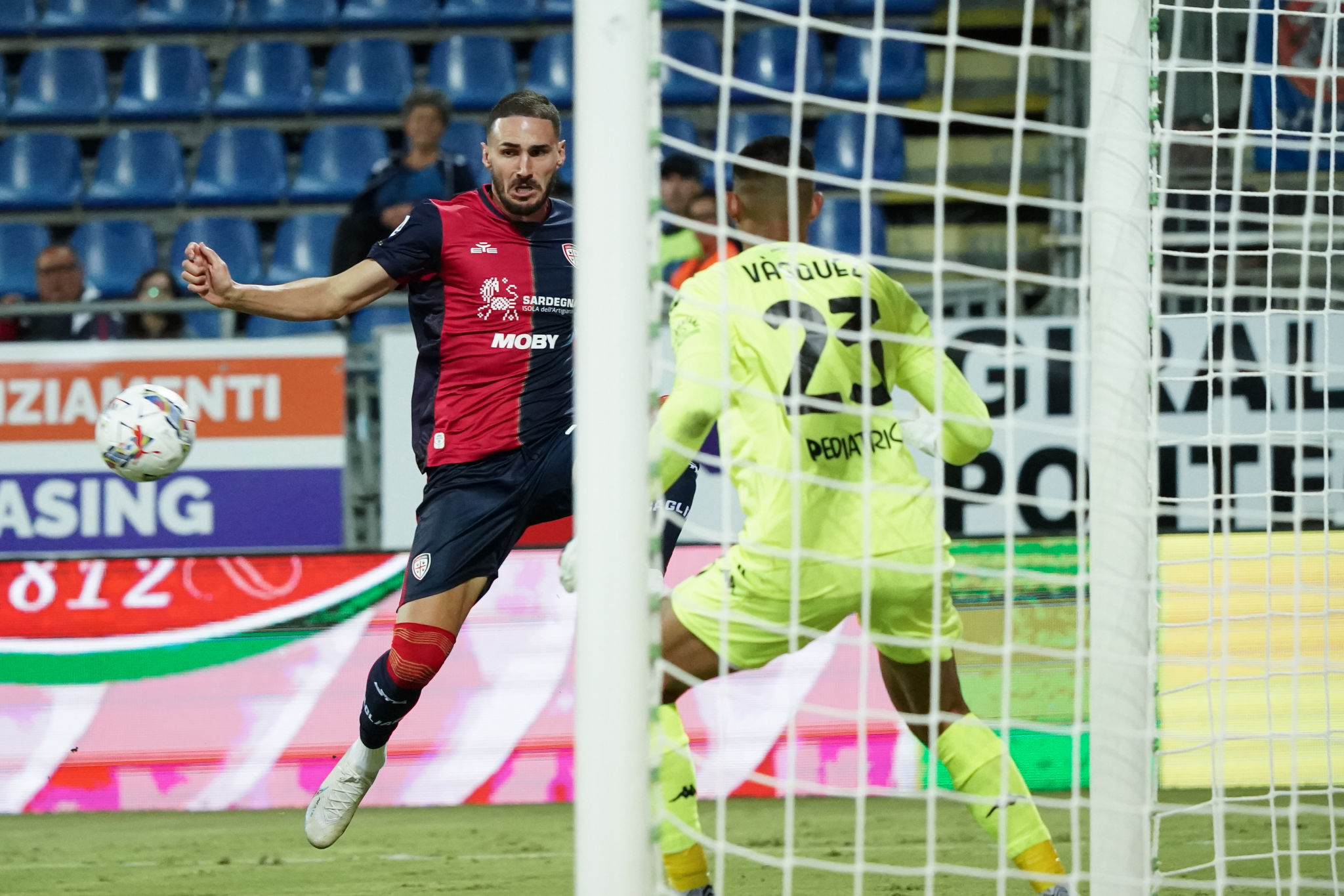 Azzi e il Cagliari, un legame indelebile: "Ranieri mi diede fiducia, la promozione fu un'emozione unica"