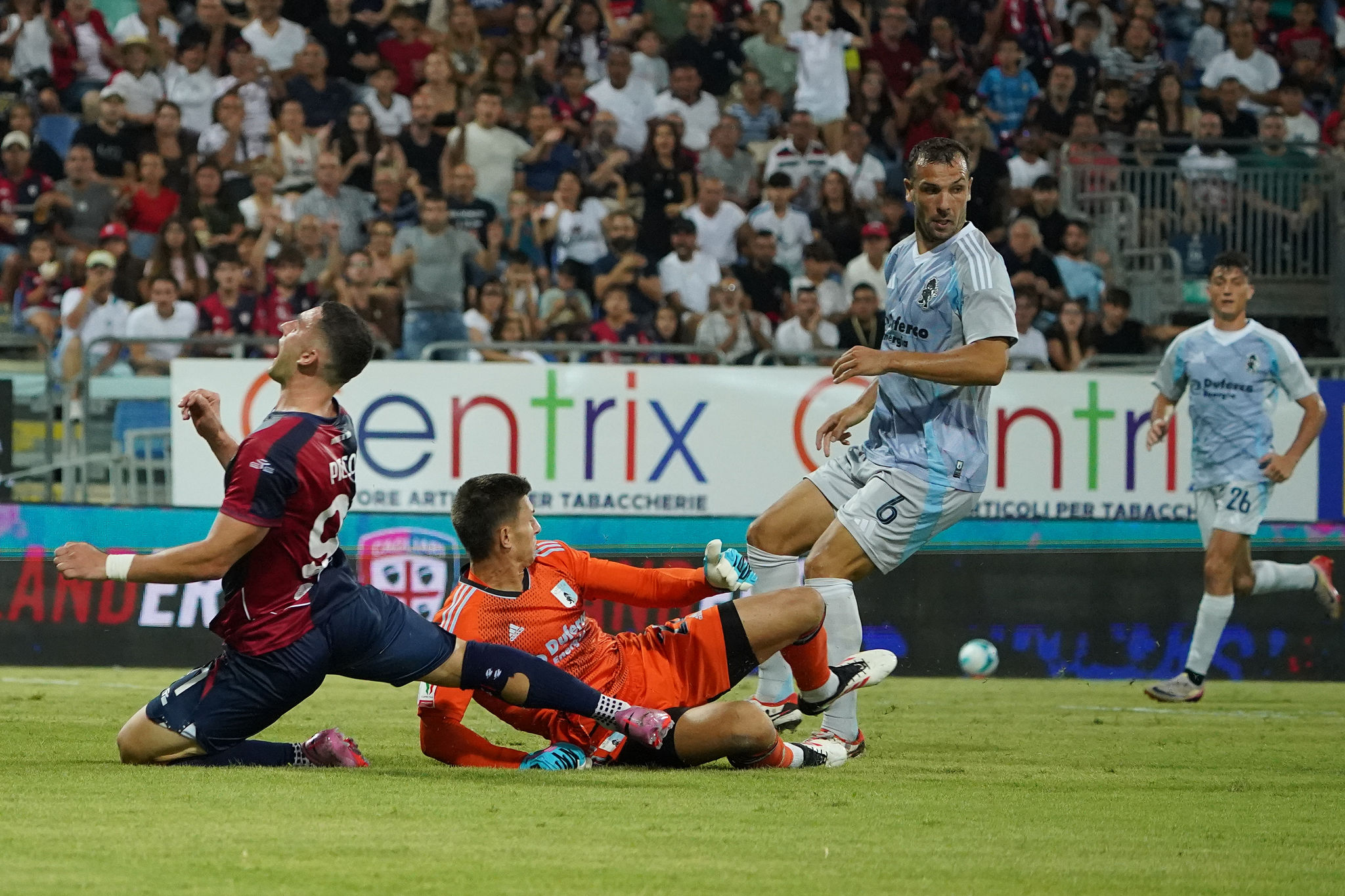 Corsa a sei per Piccoli: il Cagliari sfida Lazio e Parma per il bomber