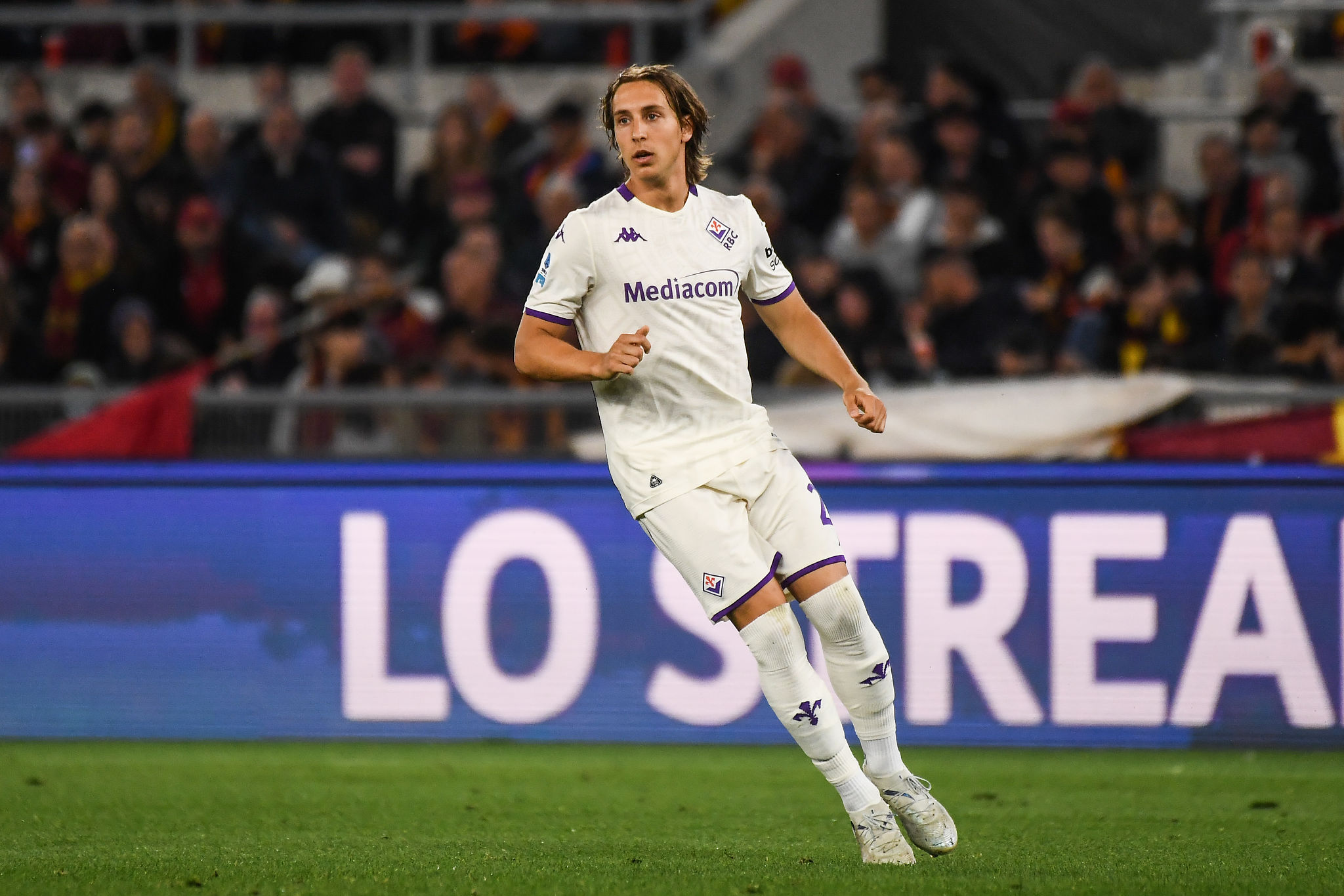 Duello Cagliari-Parma per Fazzini: la strategia rossoblù per battere la concorrenza