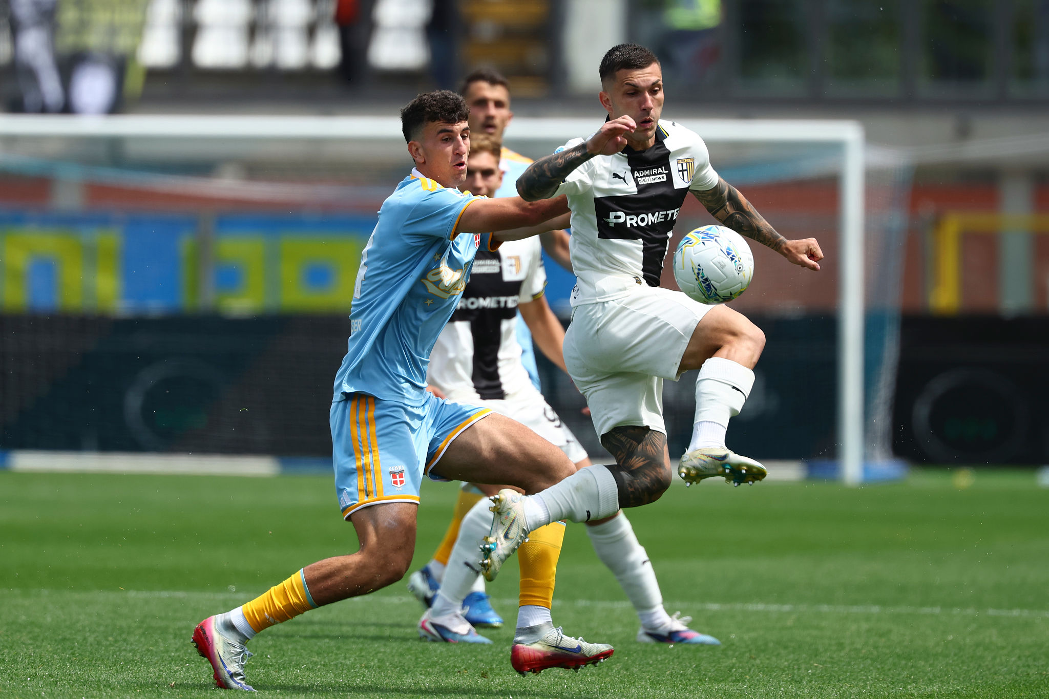 Strefezza-Parma in stand-by: l'Olympiakos non abbassa le richieste, il Cagliari osserva