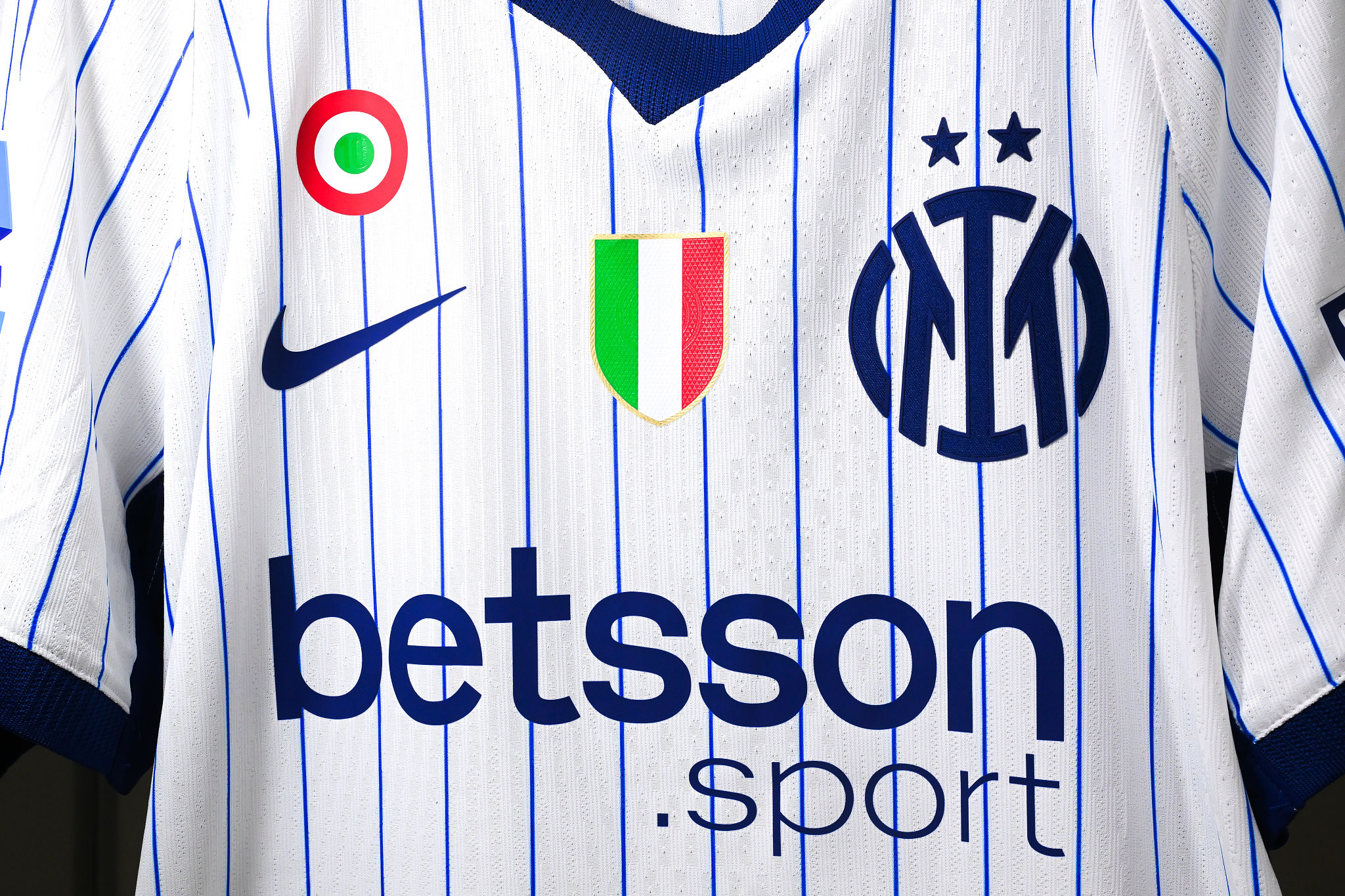 Definite le formazioni ufficiali di Cagliari-Inter per la serie A