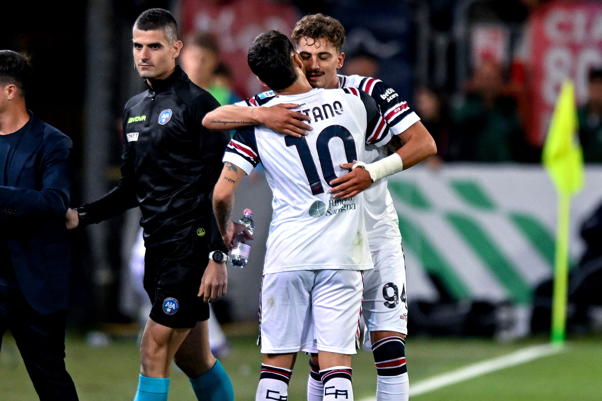 Esposito conteso tra Napoli e Atalanta: l'attaccante può lasciare Cagliari