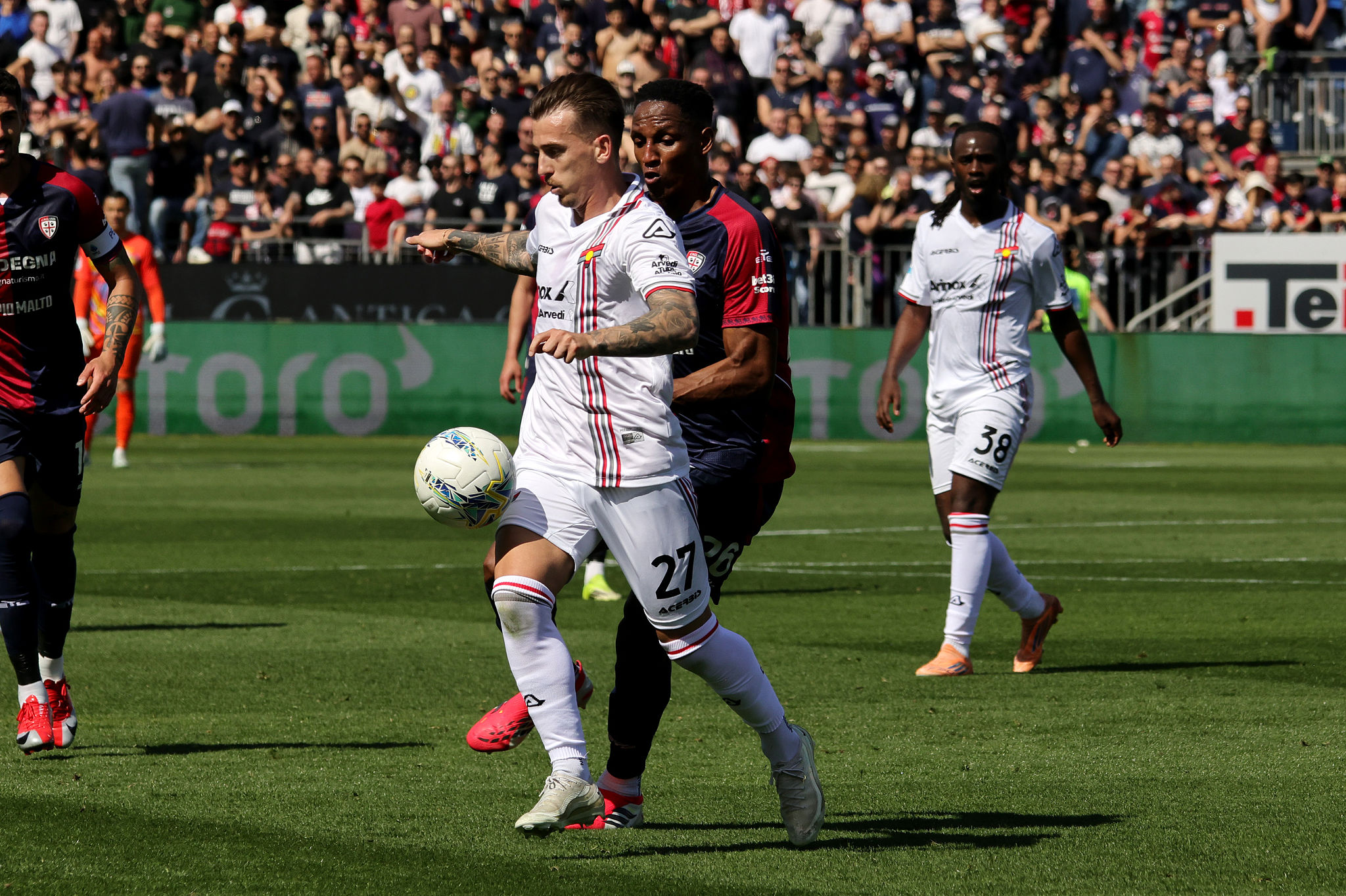 Dubbio Mendy per l'esordio a Parma, il Cagliari spera nel rientro di Mina