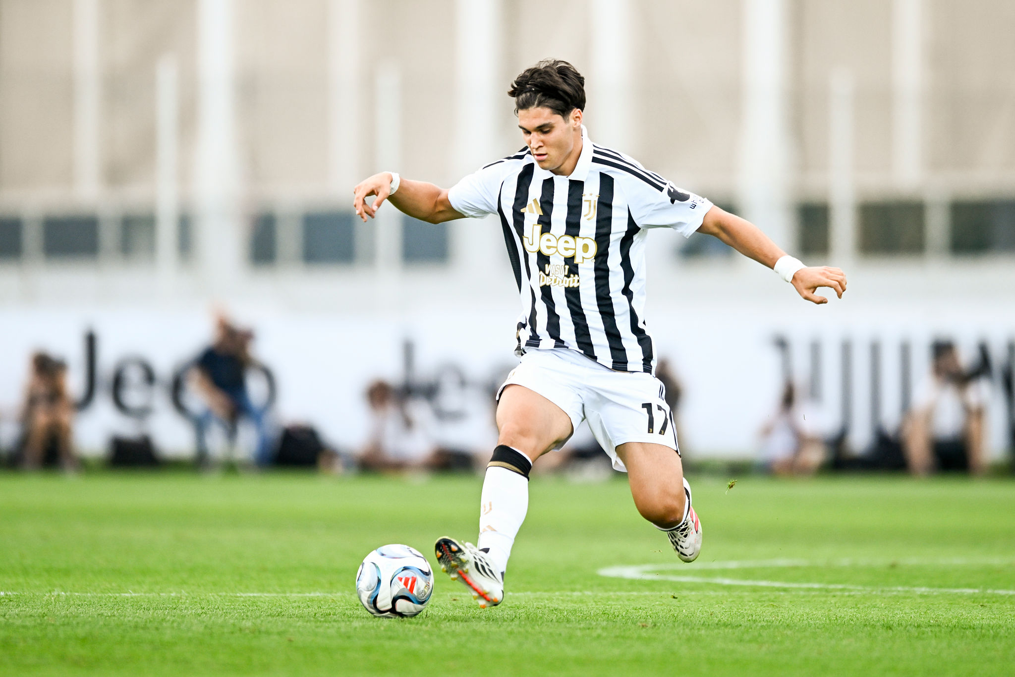 Adzic si allontana dal Cagliari: il Sassuolo in vantaggio per il talento della Juventus