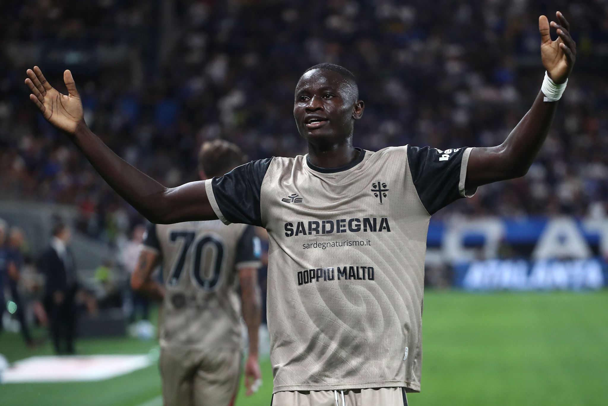 Cagliari, Milan e Inter seguono Paul Mendy: il giovane rossoblù nel mirino dei top club