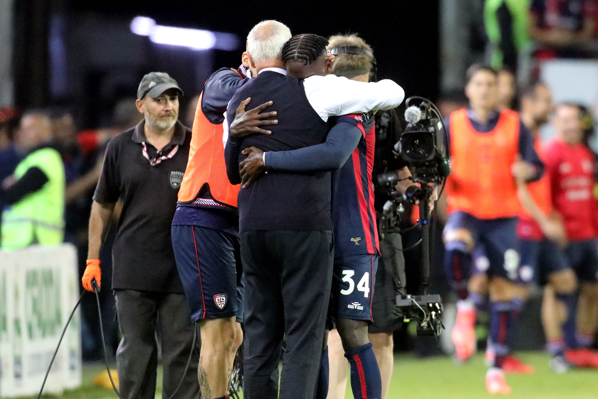 Mutandwa al Servette in prestito, ma il Cagliari lo blinda fino al 2030