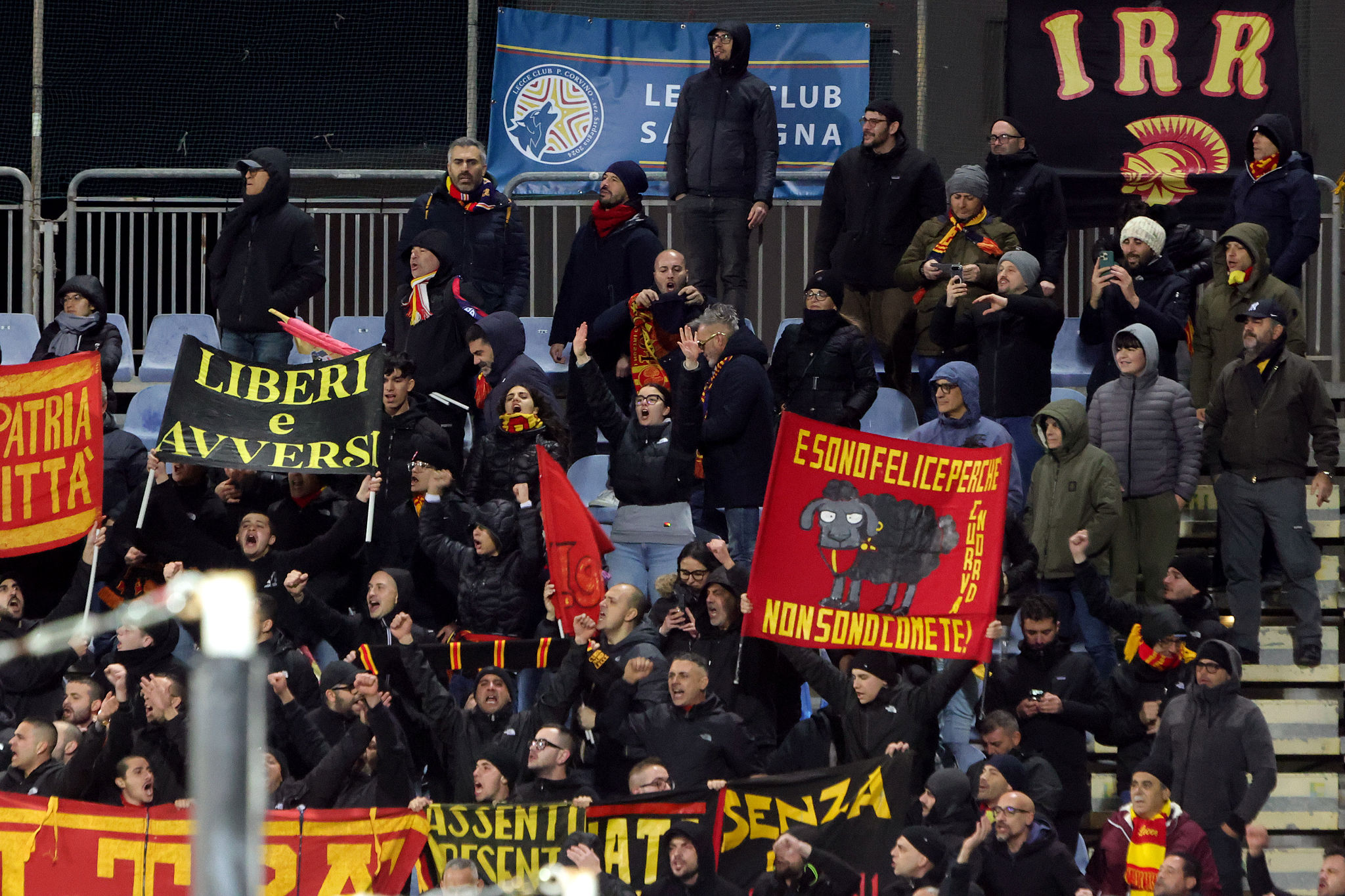 Lecce a Cagliari, sorpresa in aeroporto per i giallorossi