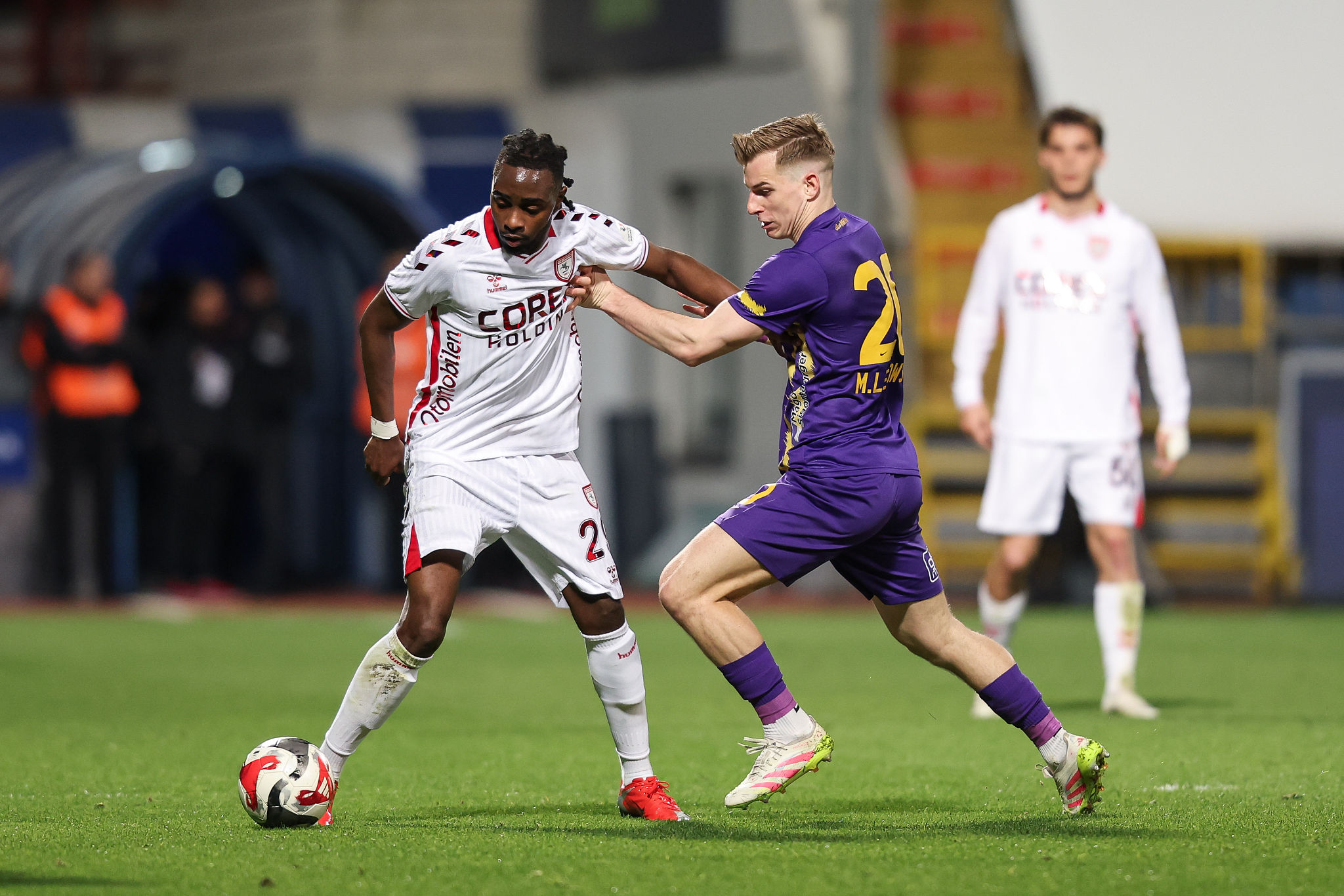 Makoumbou, un'anca preoccupa la Samp ma lui sceglie la nazionale