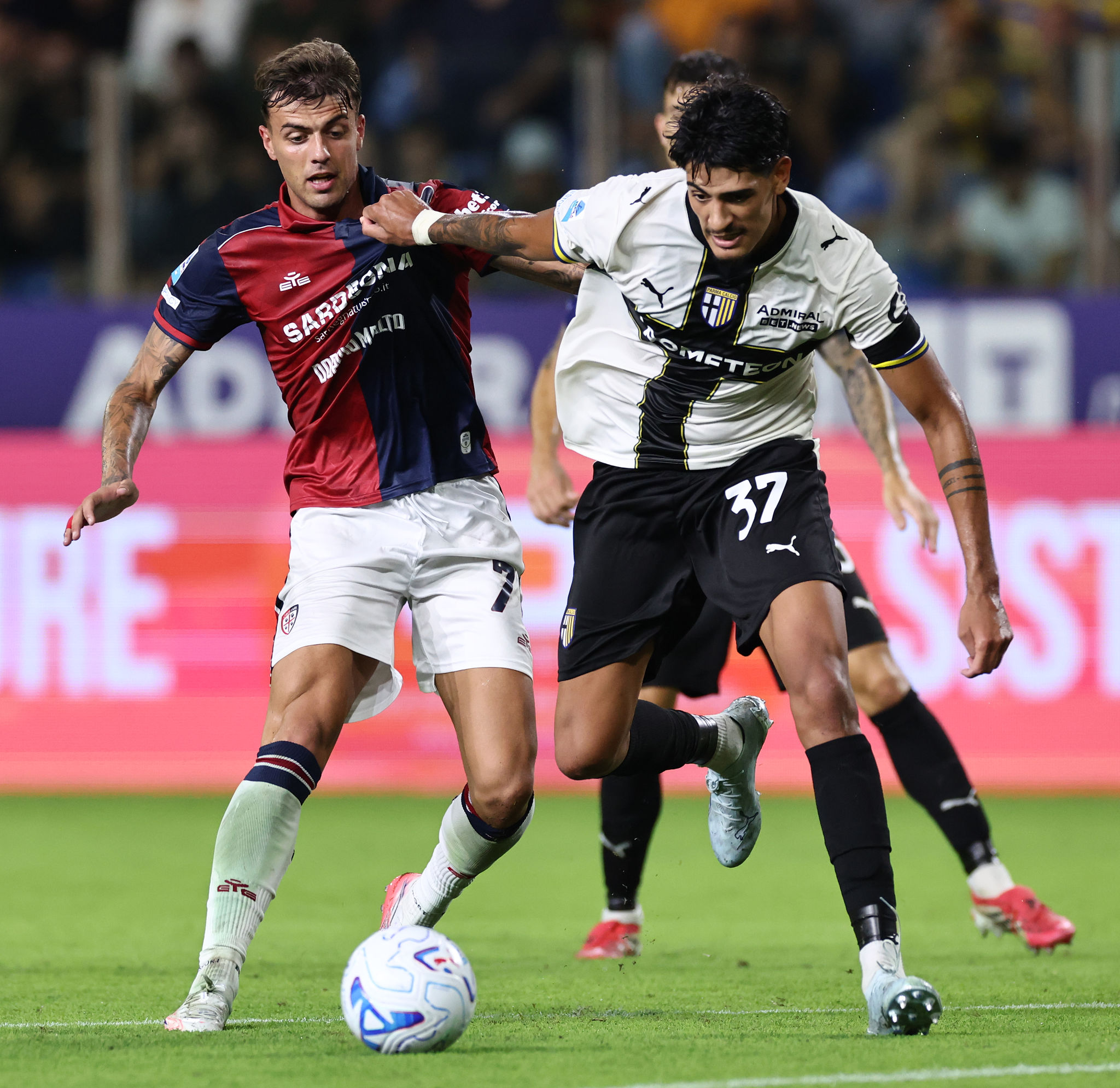 Daniel Maldini firma il successo del Cagliari contro il Lecce e nel post gara esalta la prestazione dei rossoblù