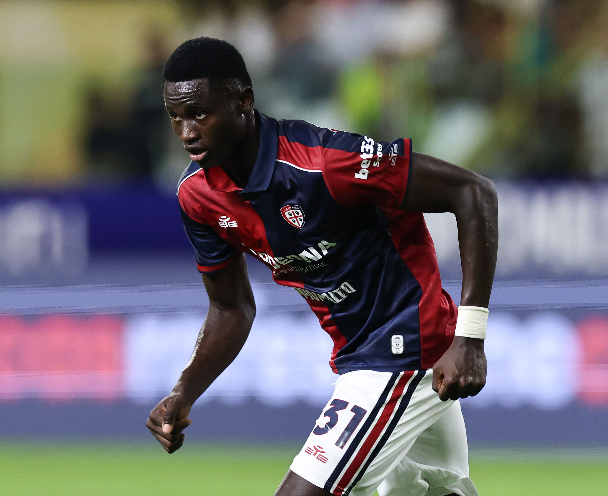 Cagliari, l’attacco è un rebus: con Nzola e Carlos a mezzo servizio tocca a Mendy