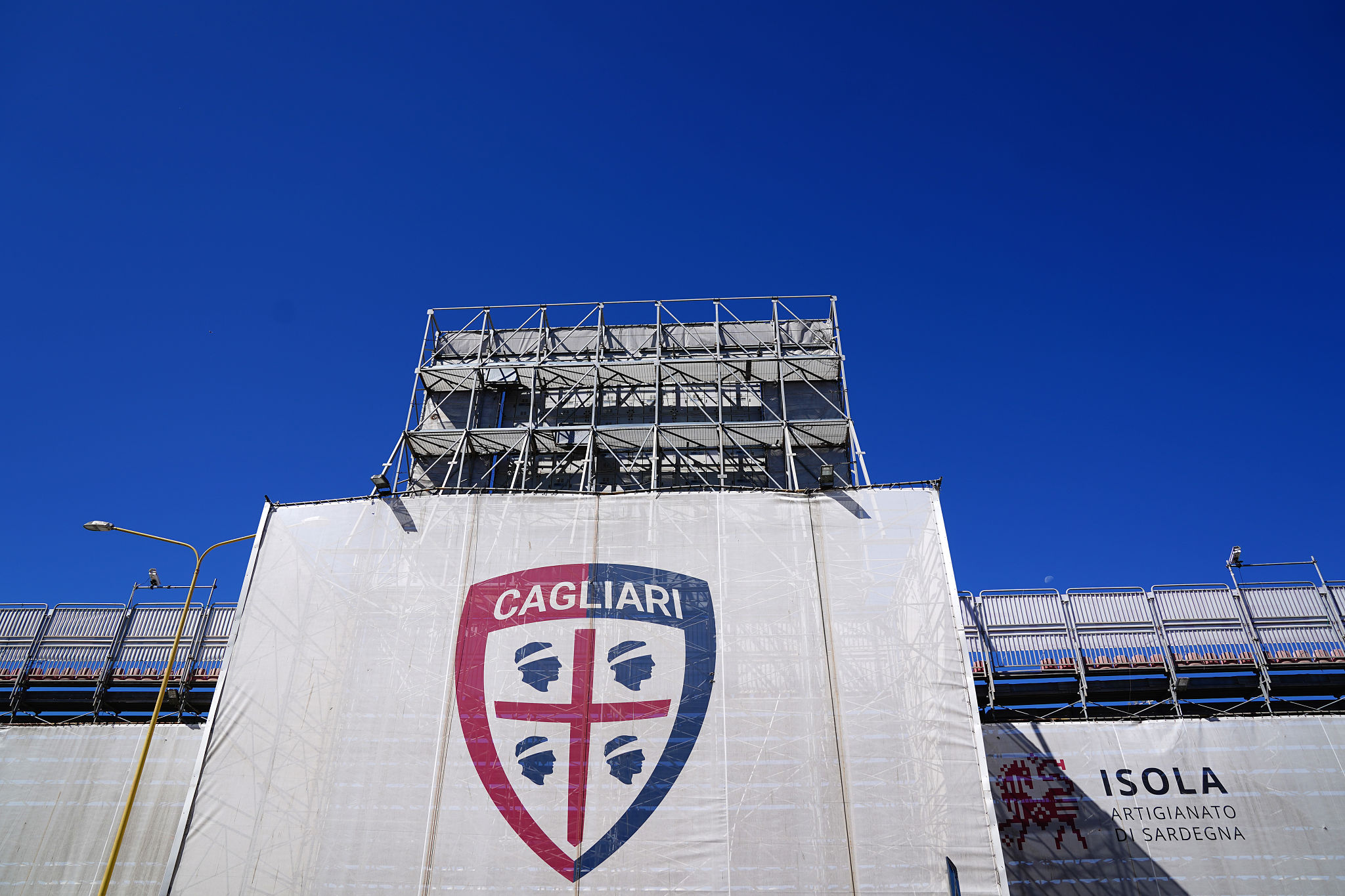 Unipol Domus, spostamento temporaneo per i 'caddozzoni' dei tifosi