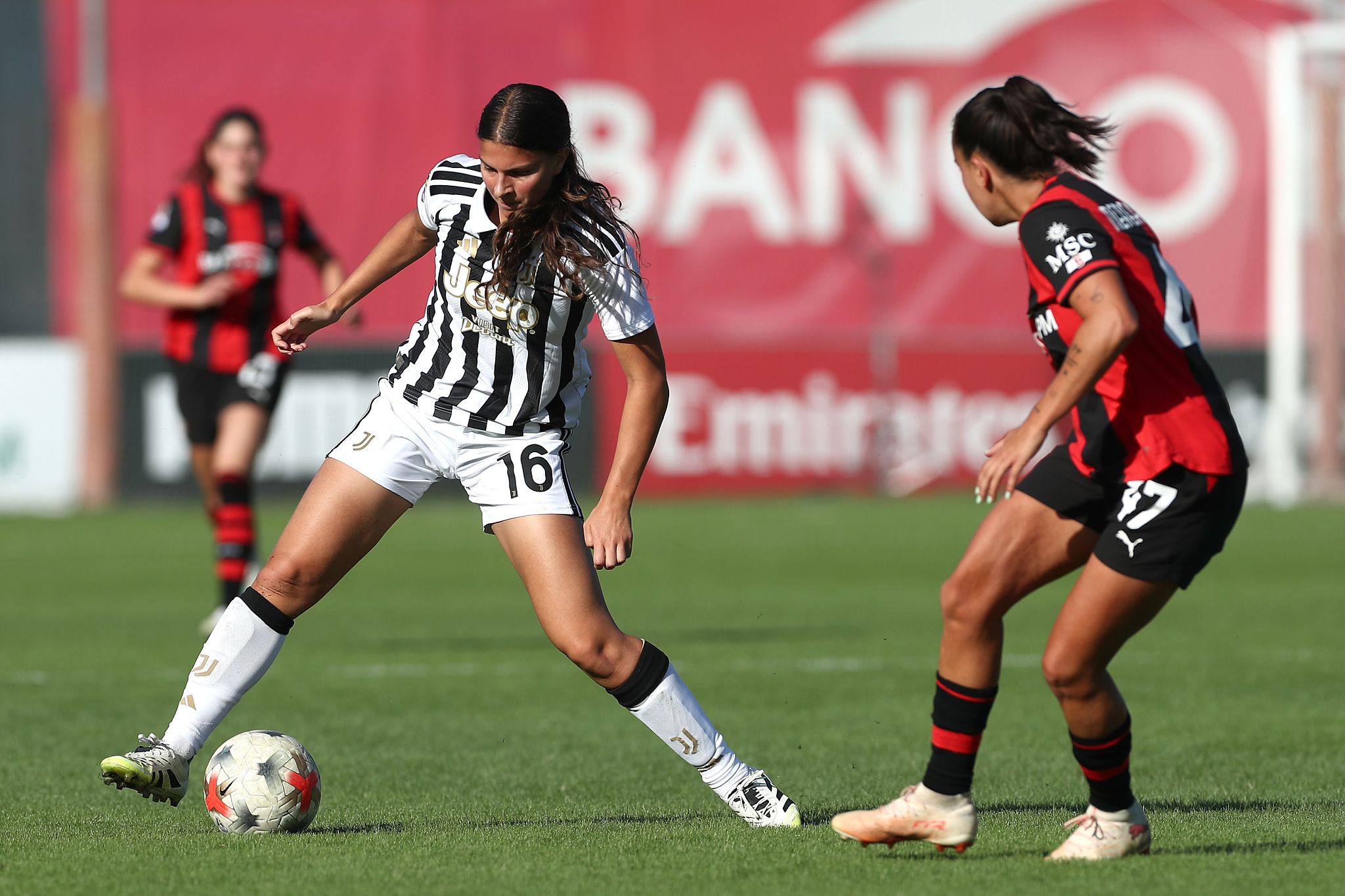 Juventus in rosa a Cagliari: svelata la maglia per l’Unipol Domus