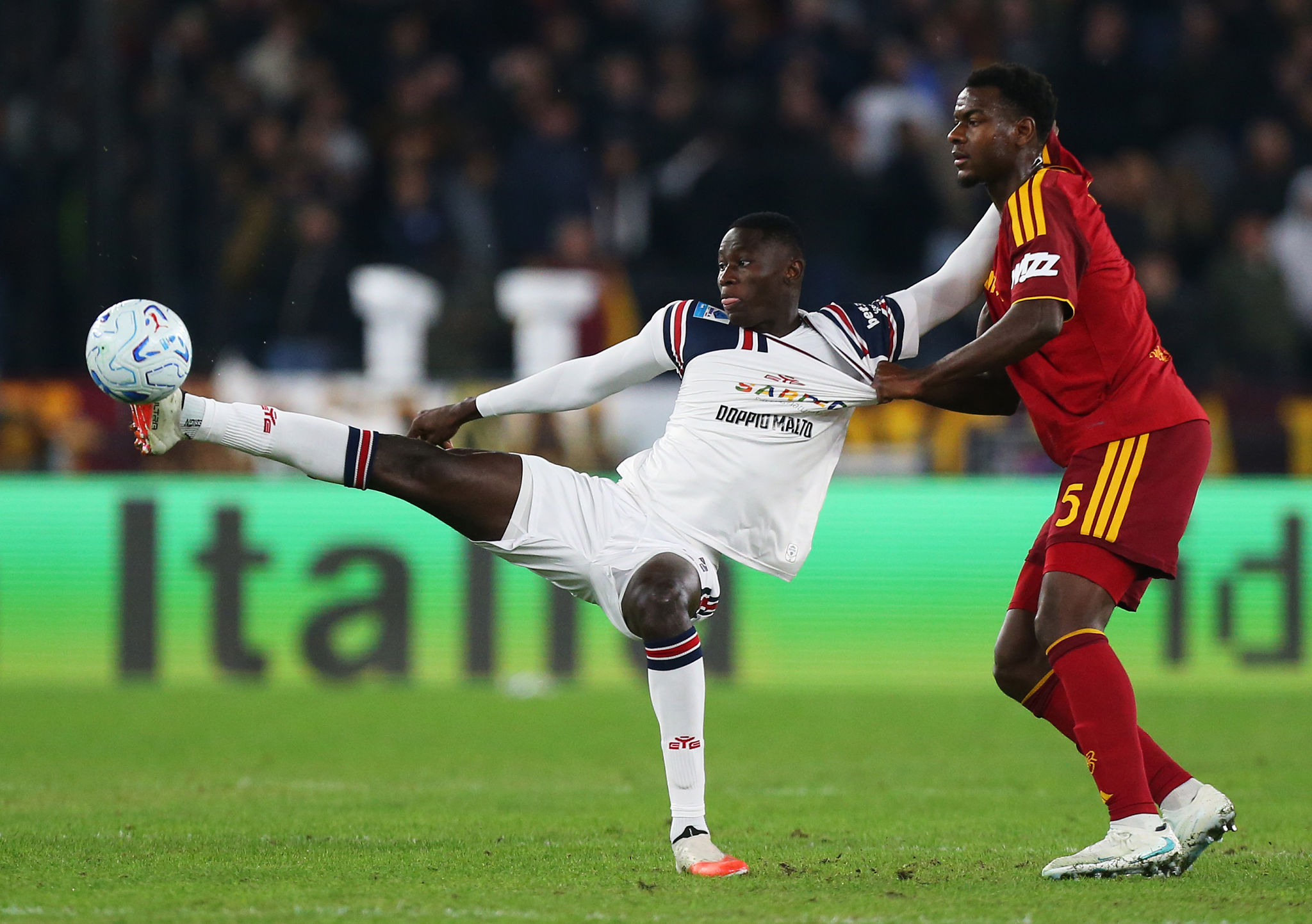 Cagliari, ipotesi di adeguamento contrattuale per Mendy