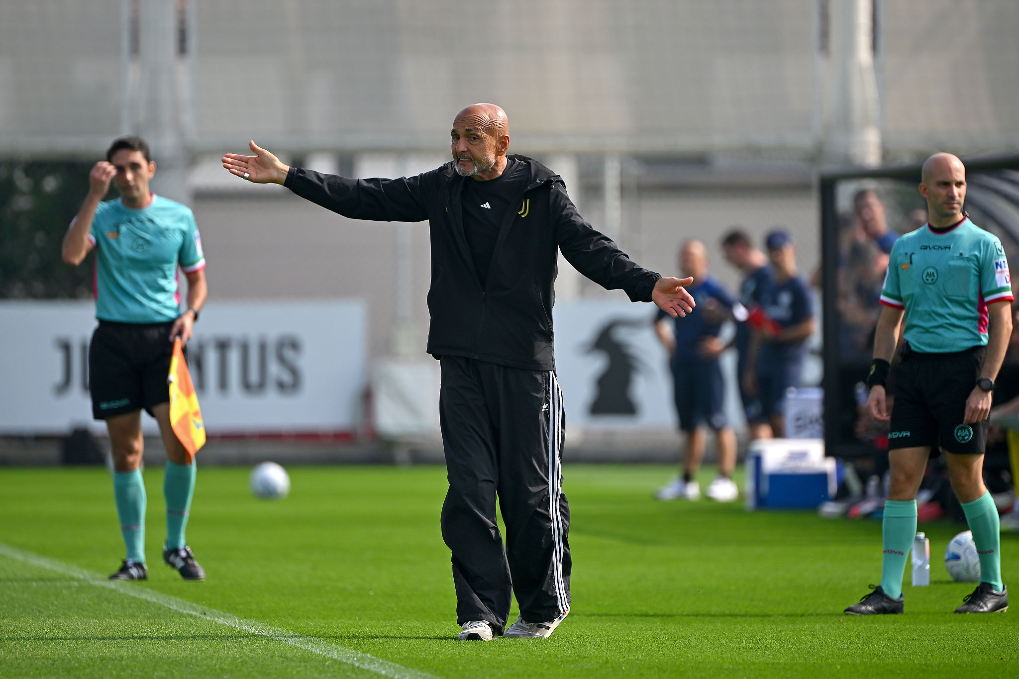 Juventus, Spalletti avverte i bianconeri: «Contro il Cagliari bisogna avere le antenne dritte»